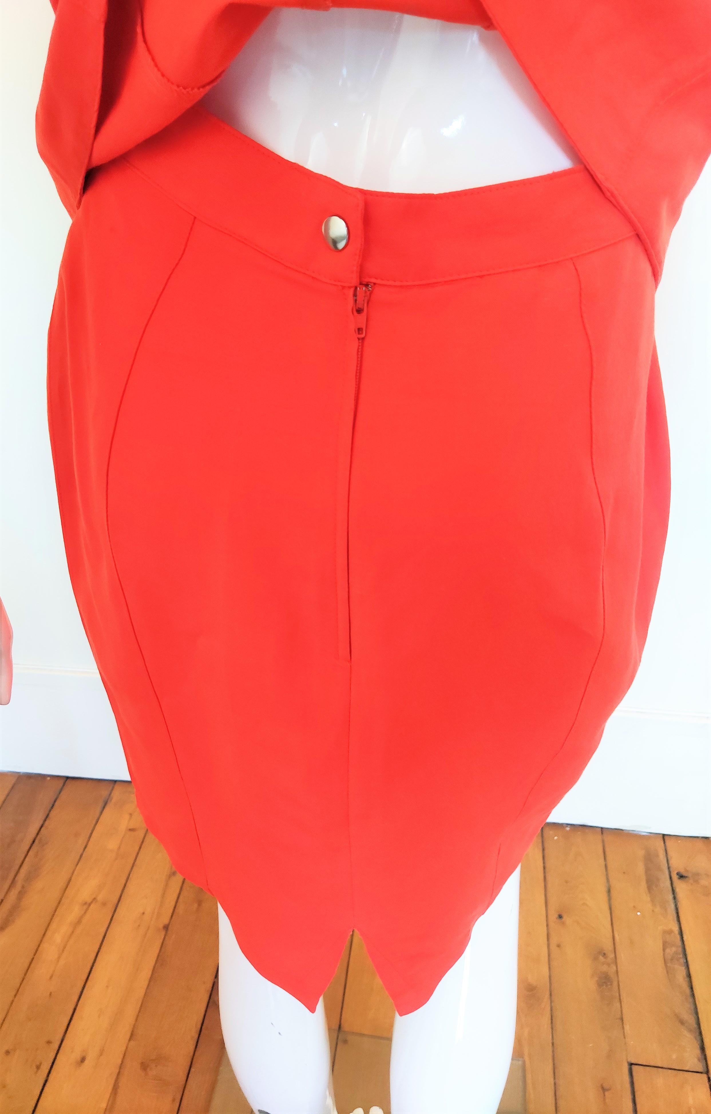 Thierry Mugler - Ensemble robe active rouge orange à taille dénudée « Space Future Wasp » en vente 5