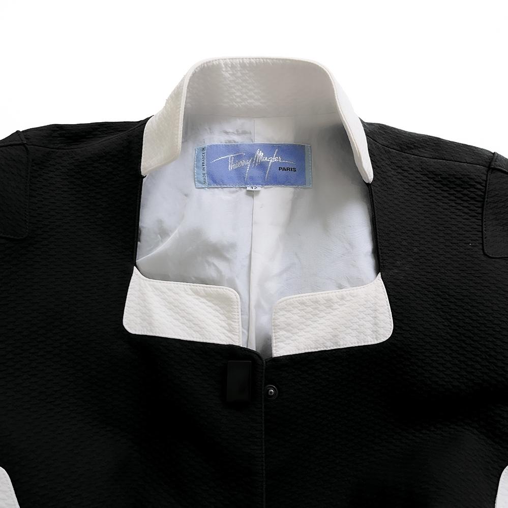 Thierry Mugler SS 1994 Rare Geometric Jacket Black White Sculptural For Sale 2