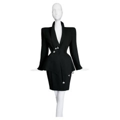 Thierry Mugler SS1998 Traje de Falda Negro Dramático Chaqueta de Metal Plateado Falda