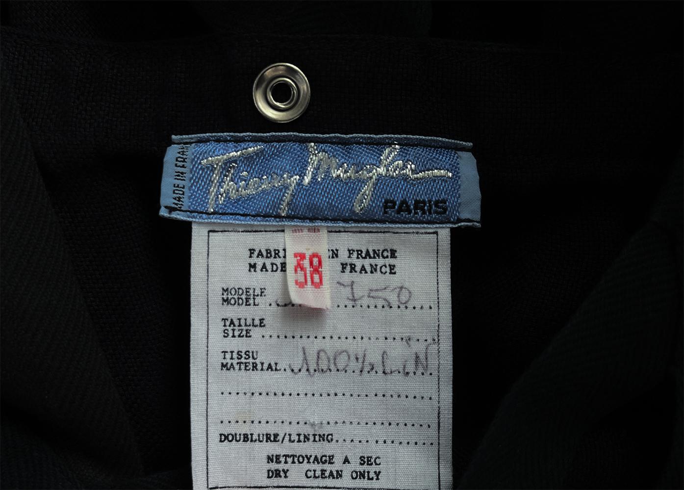 Thierry Mugler Atemberaubend Seltene Archivalien Schwarzes Leinen Göttin Kleid SS 1982 im Angebot 8