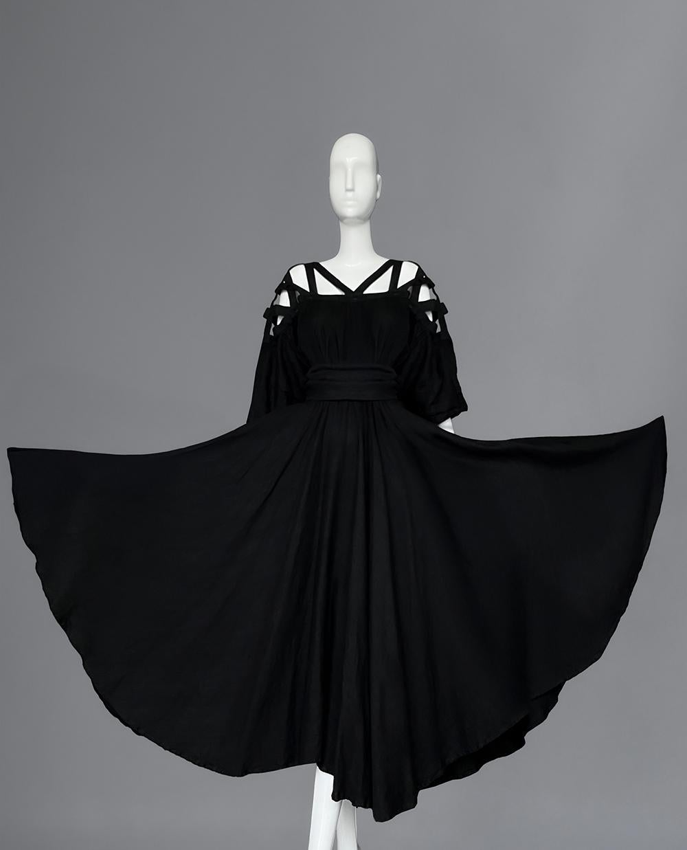 Thierry Mugler Atemberaubend Seltene Archivalien Schwarzes Leinen Göttin Kleid SS 1982 im Angebot 1