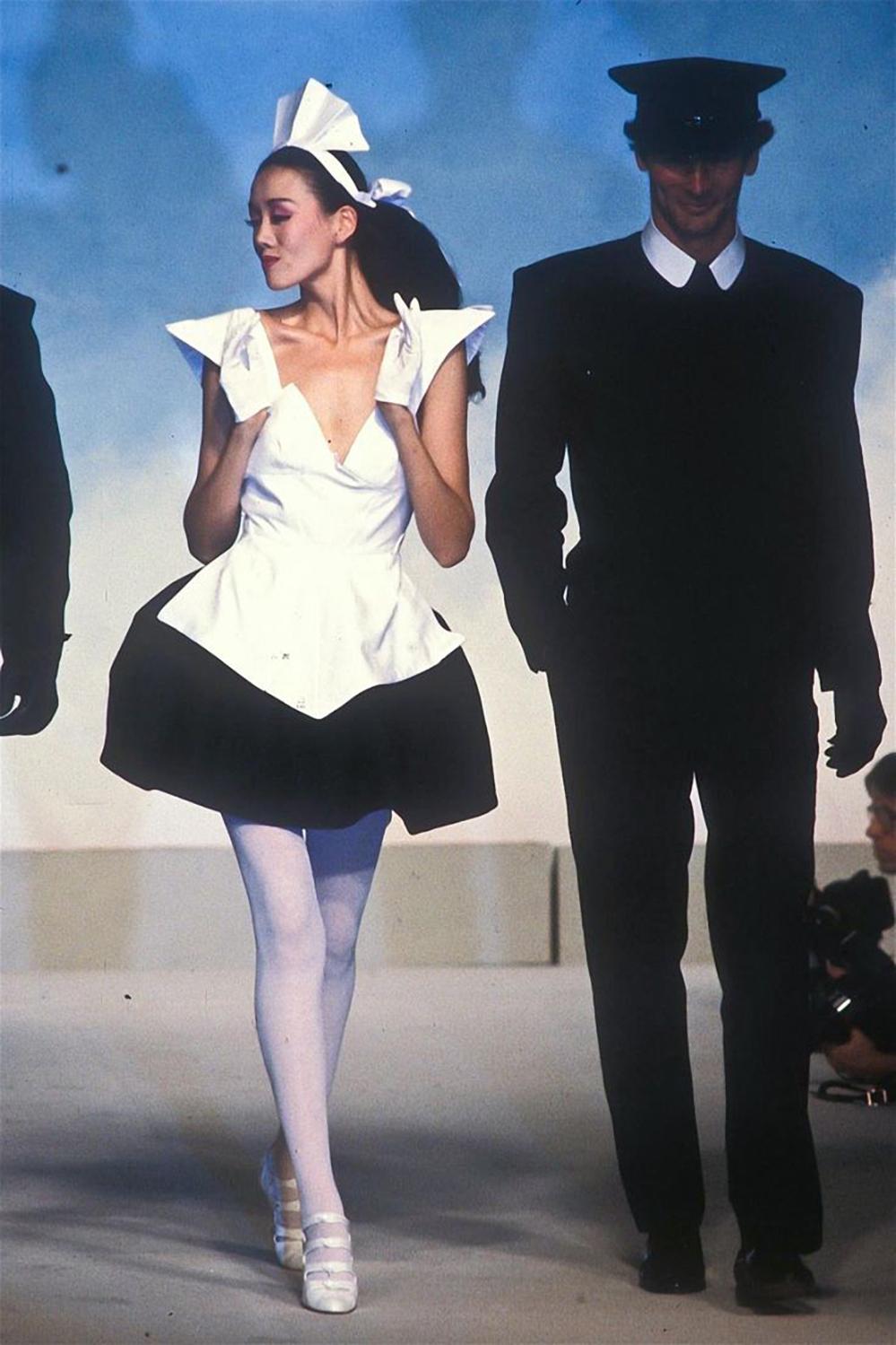 Thierry Mugler Top grembiule bianco super raro SS 1982 in vendita 2