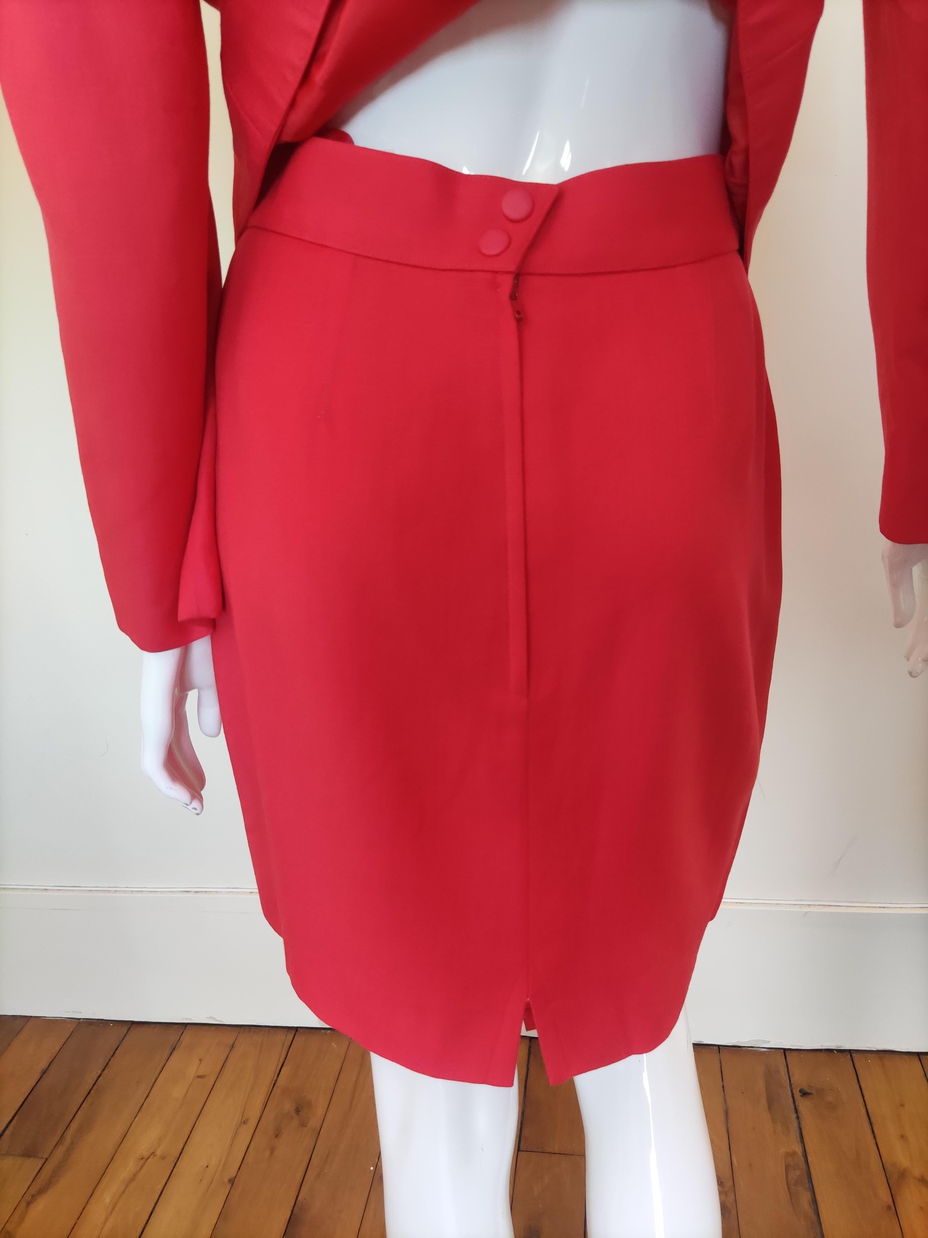 Thierry Mugler - Costume robe couture arc-en-ciel rouge, noire et à taille Vampire Wasp en vente 6