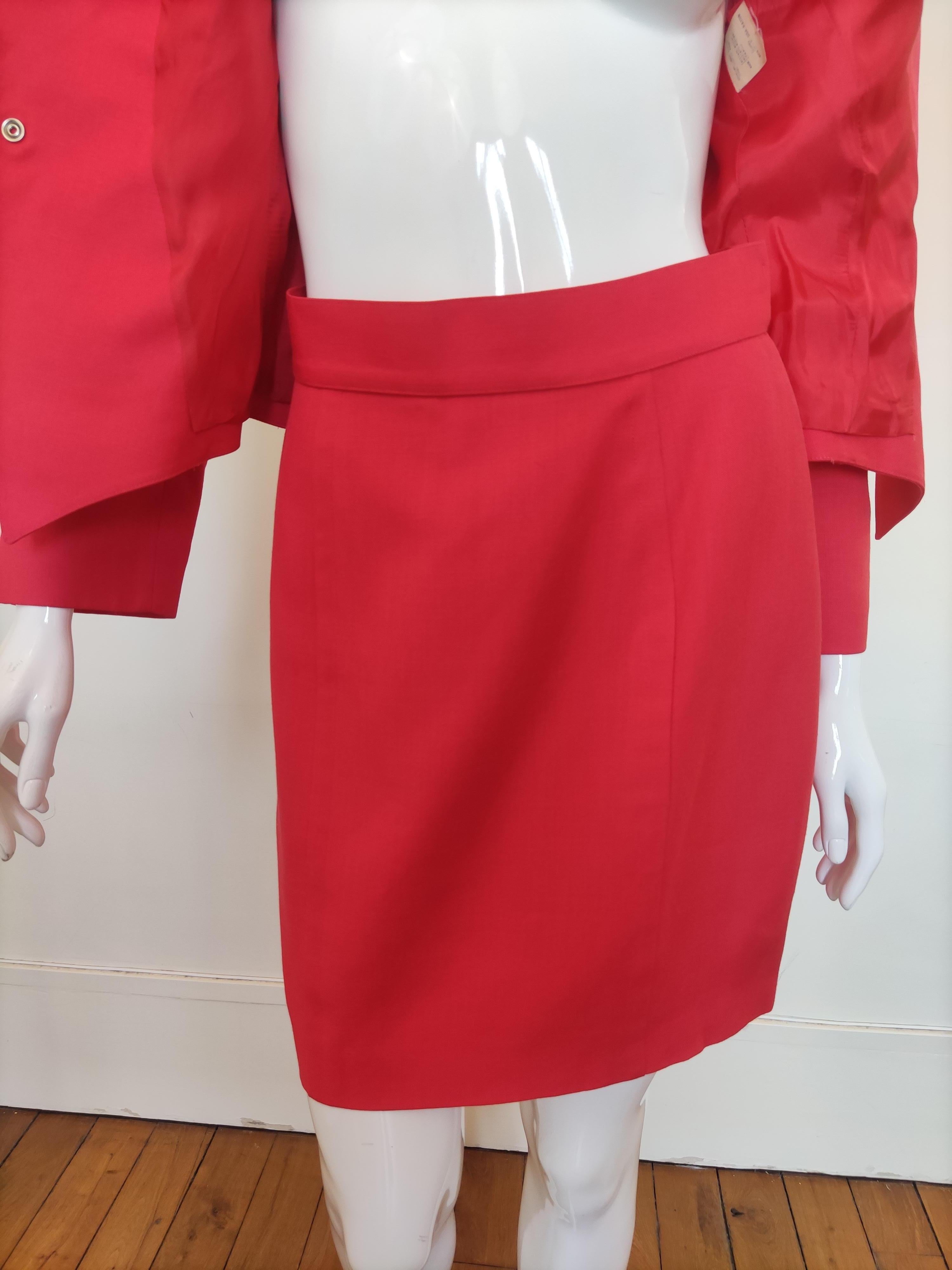Thierry Mugler - Costume robe couture arc-en-ciel rouge, noire et à taille Vampire Wasp en vente 9