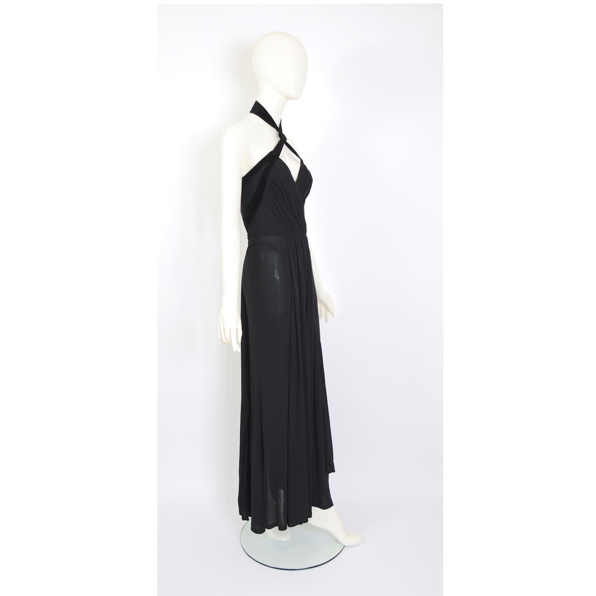 Thierry Mugler vintage F/W 1998 draped black with velvet trimmed halter dress In Excellent Condition In Antwerpen, Vlaams Gewest
