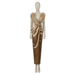 Thierry Mugler Abito in raso beige vintage con bordo in pelliccia sintetica, Autunno/Inverno 2001