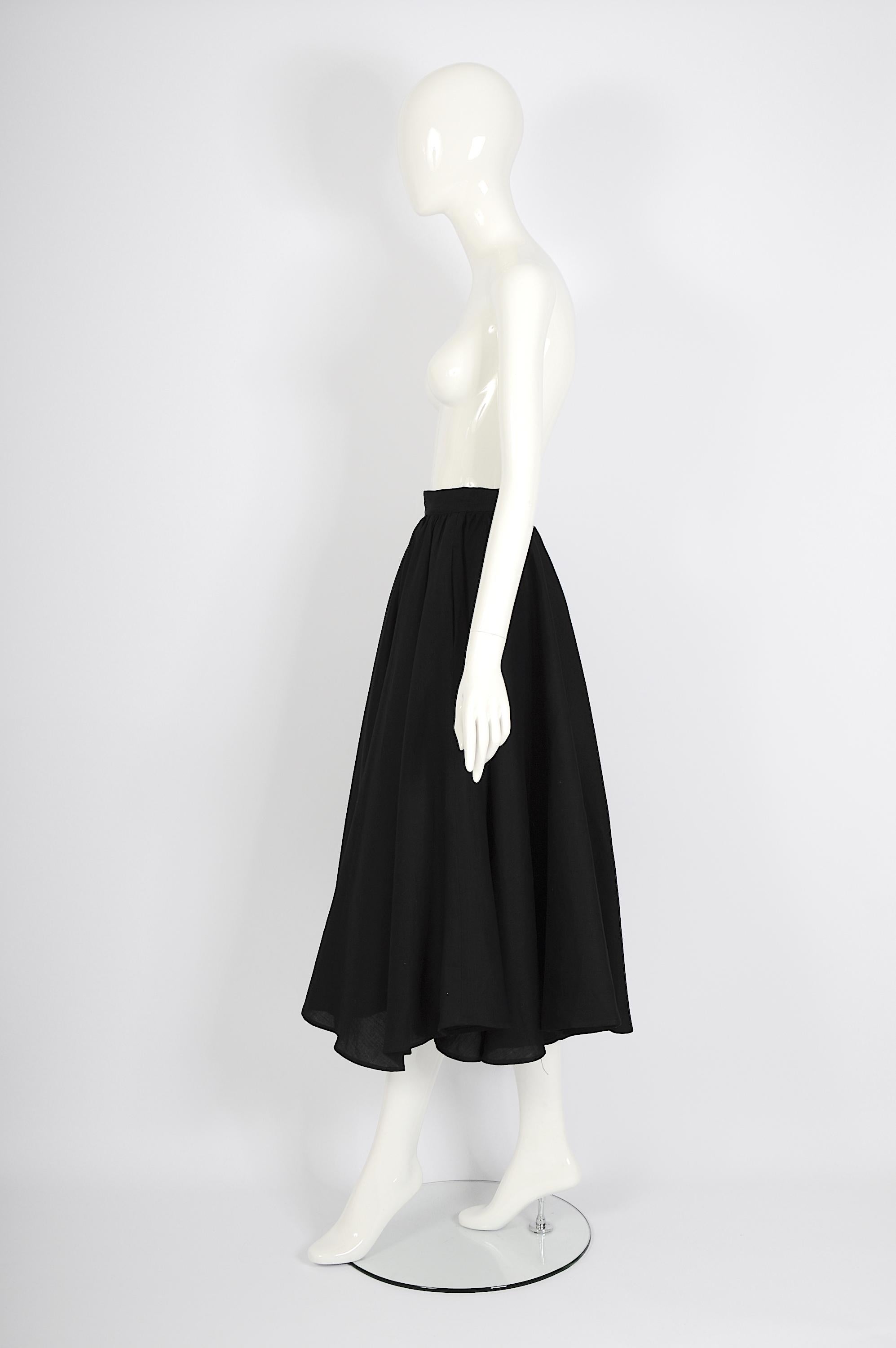 Thierry Mugler vintage black linen full circle swing skirt In Excellent Condition For Sale In Antwerp, BE