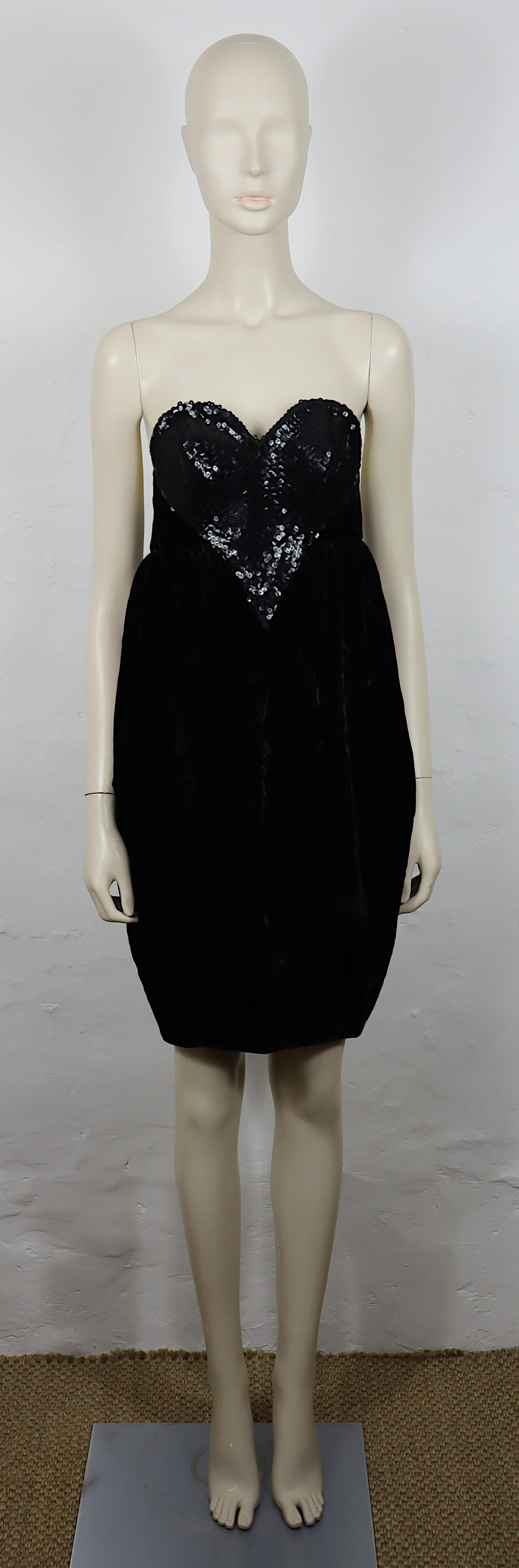 THIERRY MUGLER Vintage Schwarzes Blasenkleid aus Samt mit Pailletten und Herz-Bustier Damen im Angebot