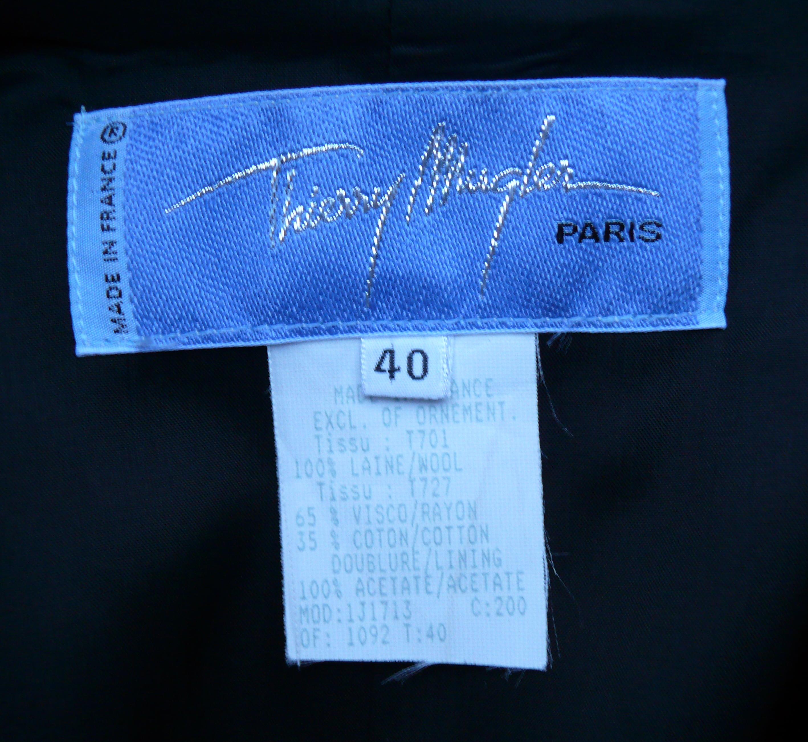 Tailleur jupe Thierry Mugler vintage orné de griffes et de laine noire en vente 7