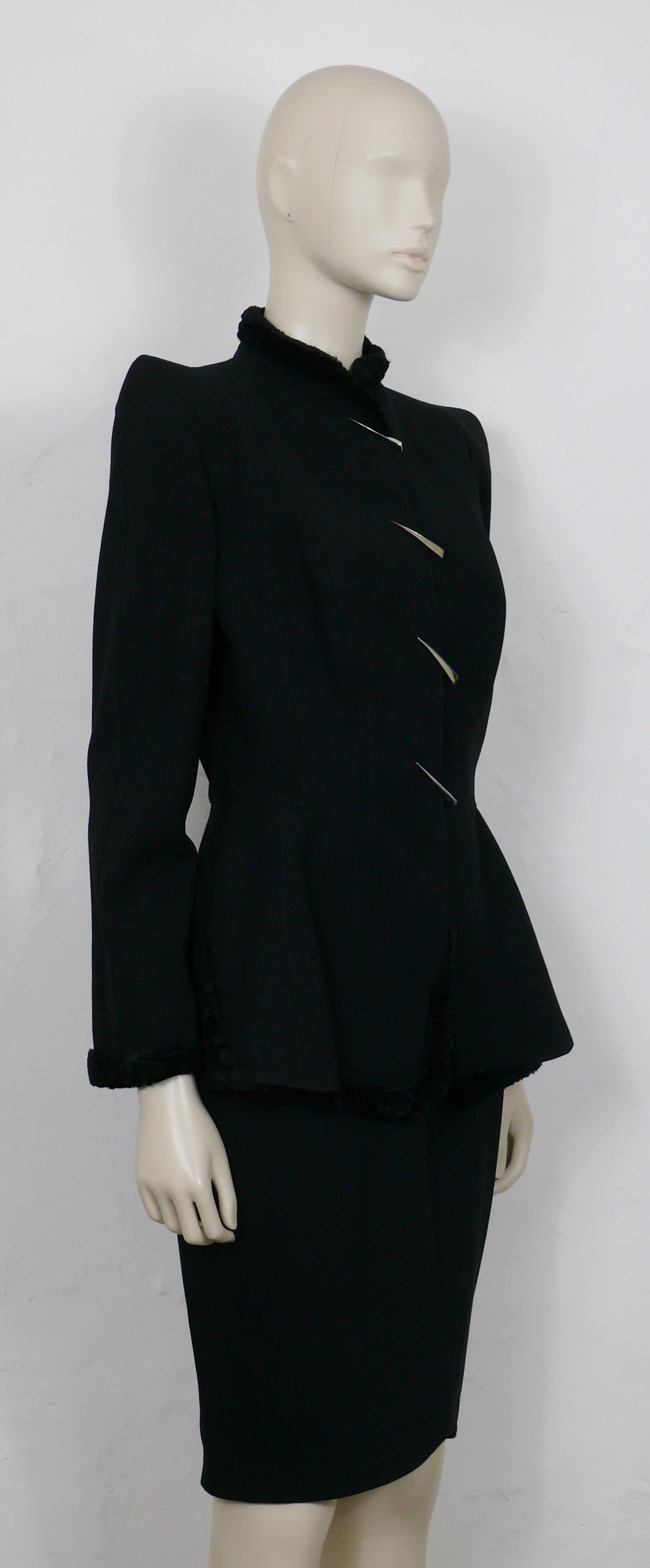 Noir Tailleur jupe Thierry Mugler vintage orné de griffes et de laine noire en vente