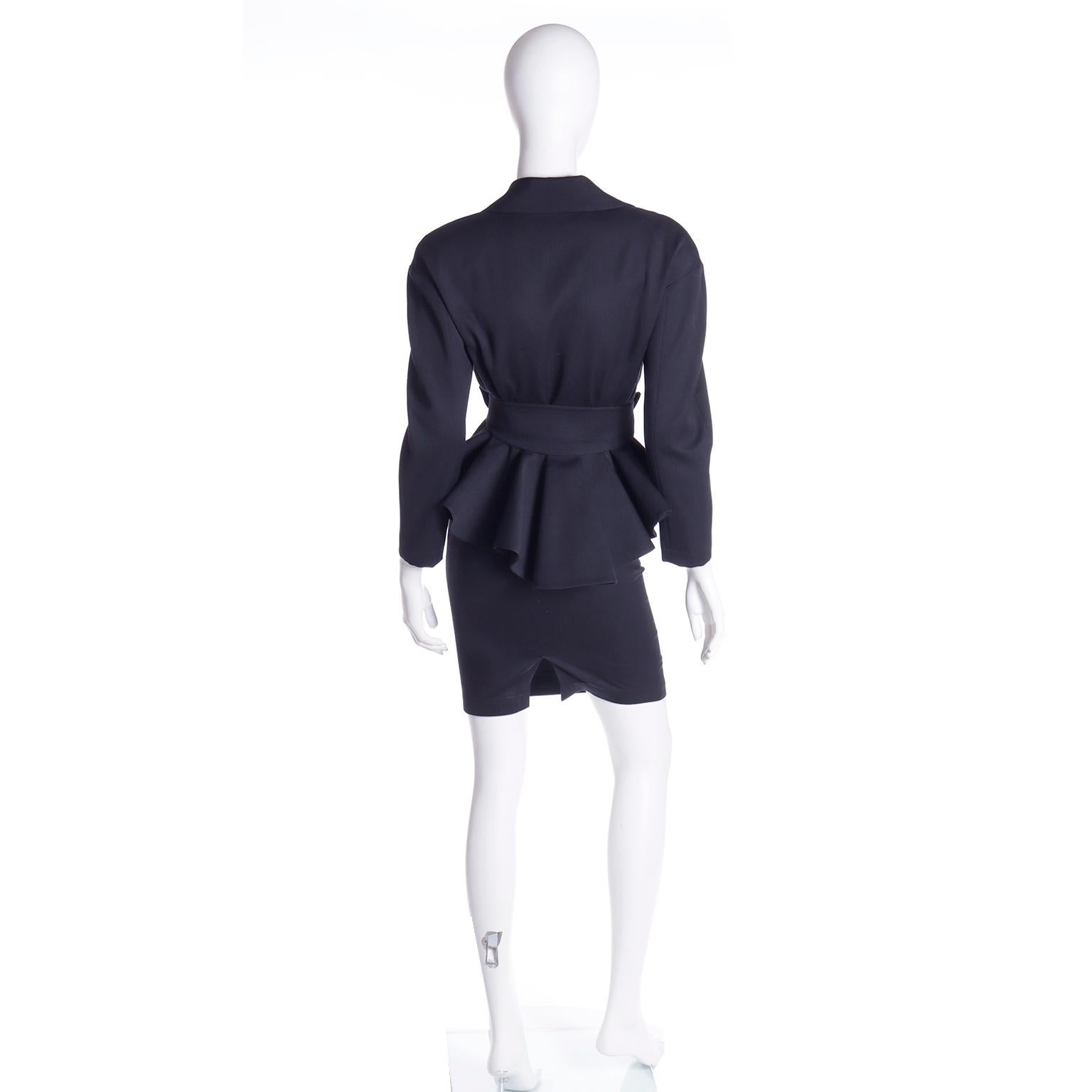 Thierry Mugler Vintage Giacca e gonna a peplo in lana nera con fibbie d'argento In condizioni ottime a Portland, OR