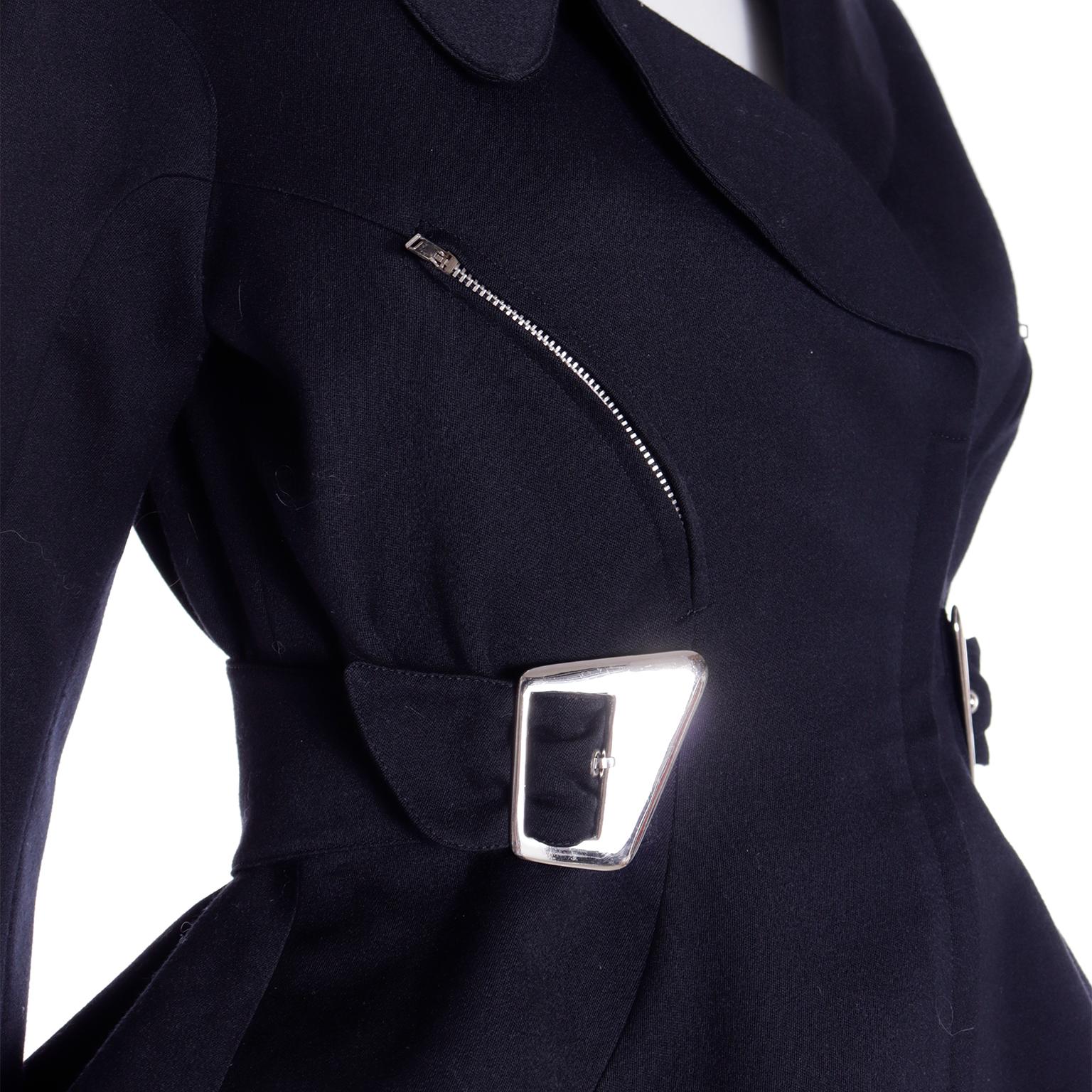 Thierry Mugler Vintage Giacca e gonna a peplo in lana nera con fibbie d'argento 1