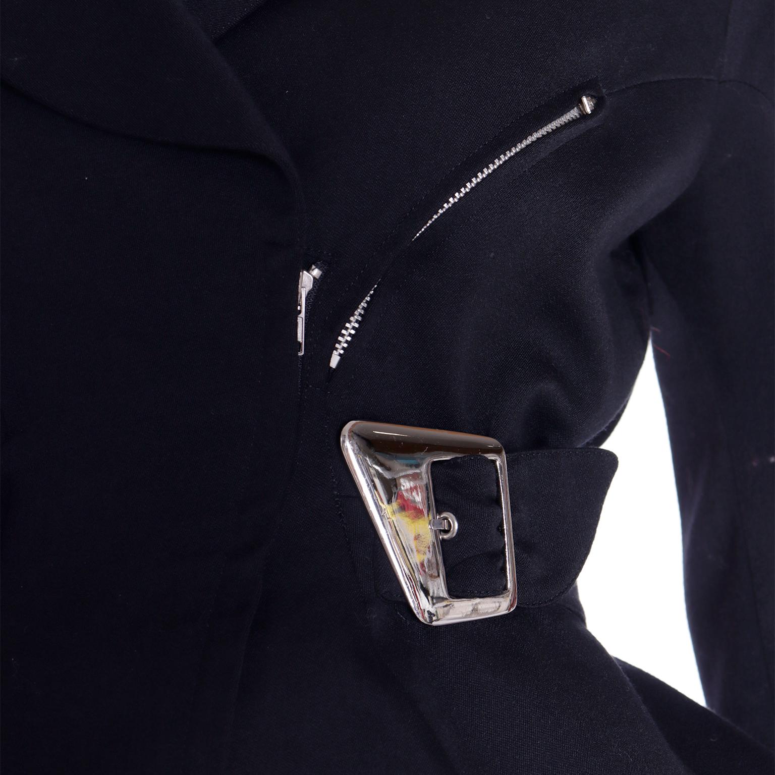 Thierry Mugler Vintage Giacca e gonna a peplo in lana nera con fibbie d'argento 2