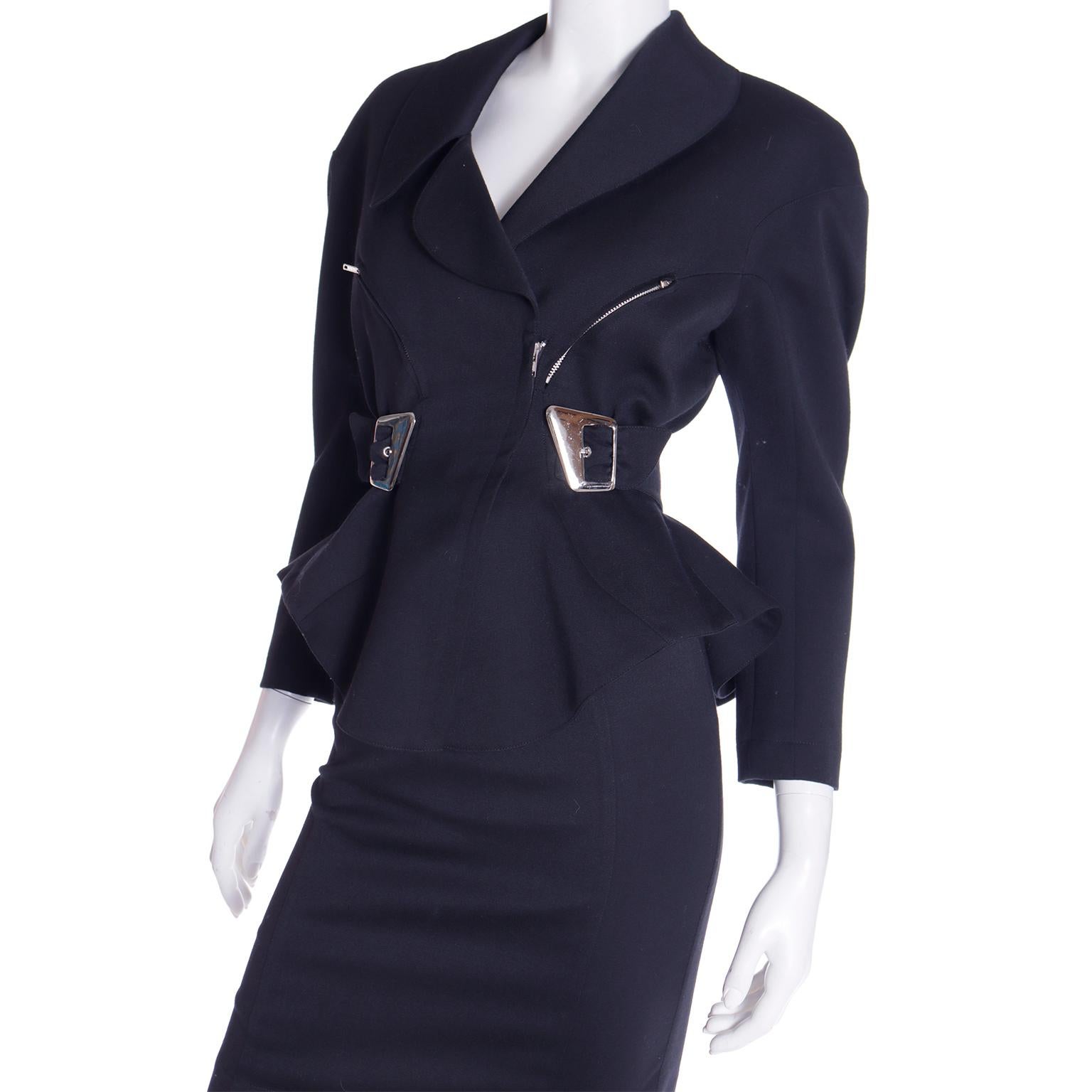 Thierry Mugler Vintage Giacca e gonna a peplo in lana nera con fibbie d'argento 3