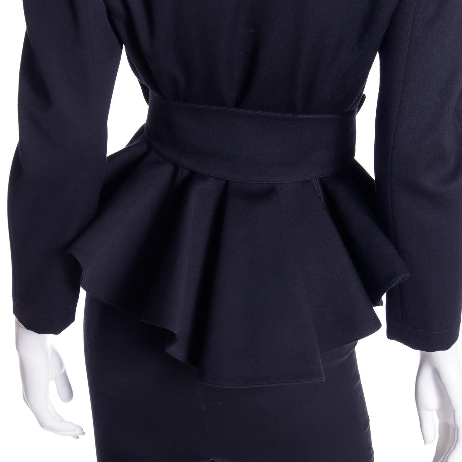 Thierry Mugler Vintage Giacca e gonna a peplo in lana nera con fibbie d'argento 4
