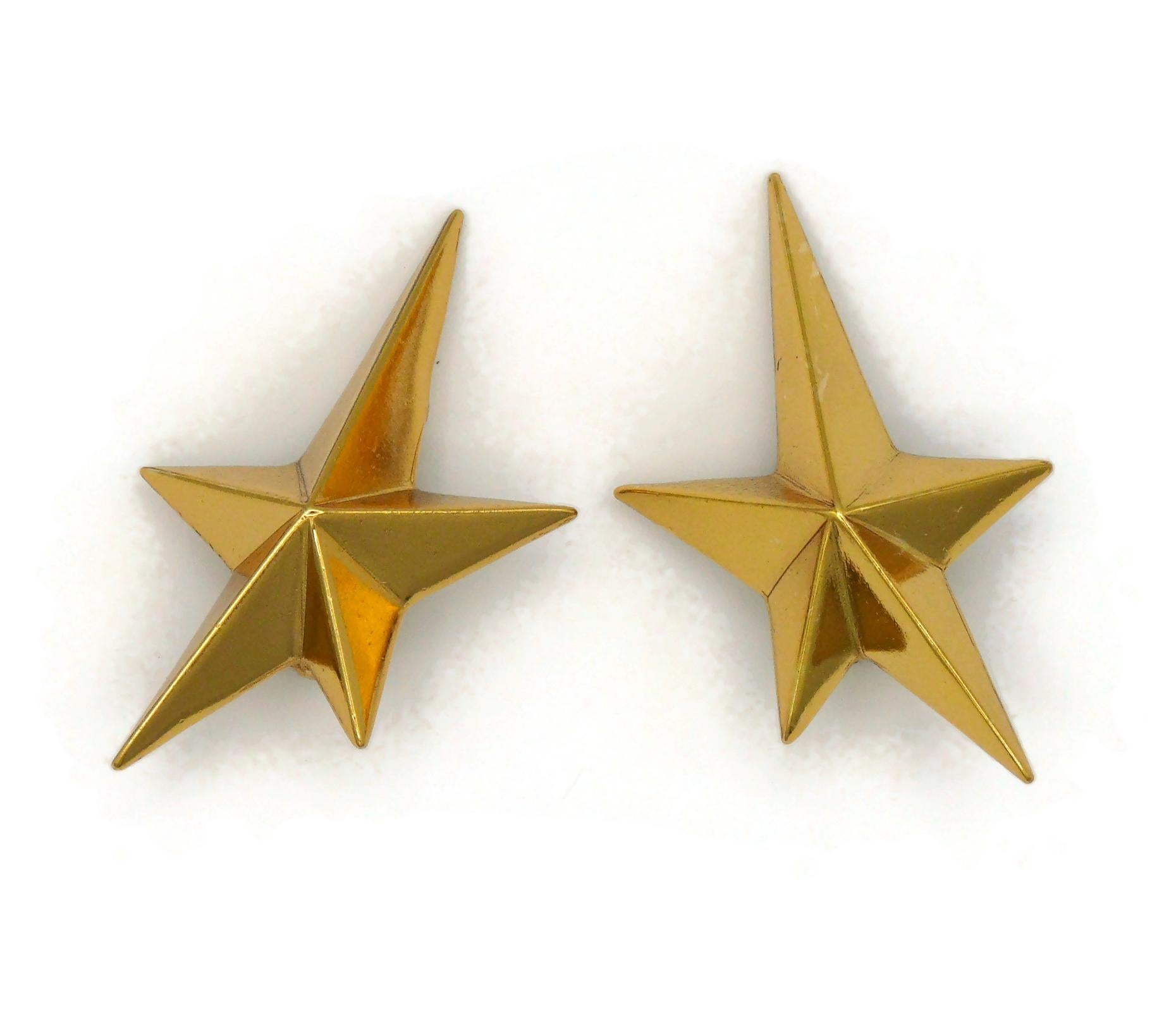 THIERRY MUGLER Vintage Gold Tone Iconic Star Clip-On Earrings In Good Condition In Nice, FR