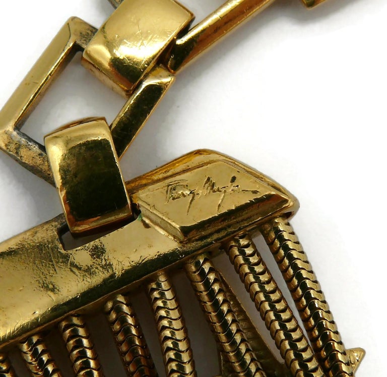 THIERRY MUGLER Vintage Gold Tone Stars Choker Necklace For