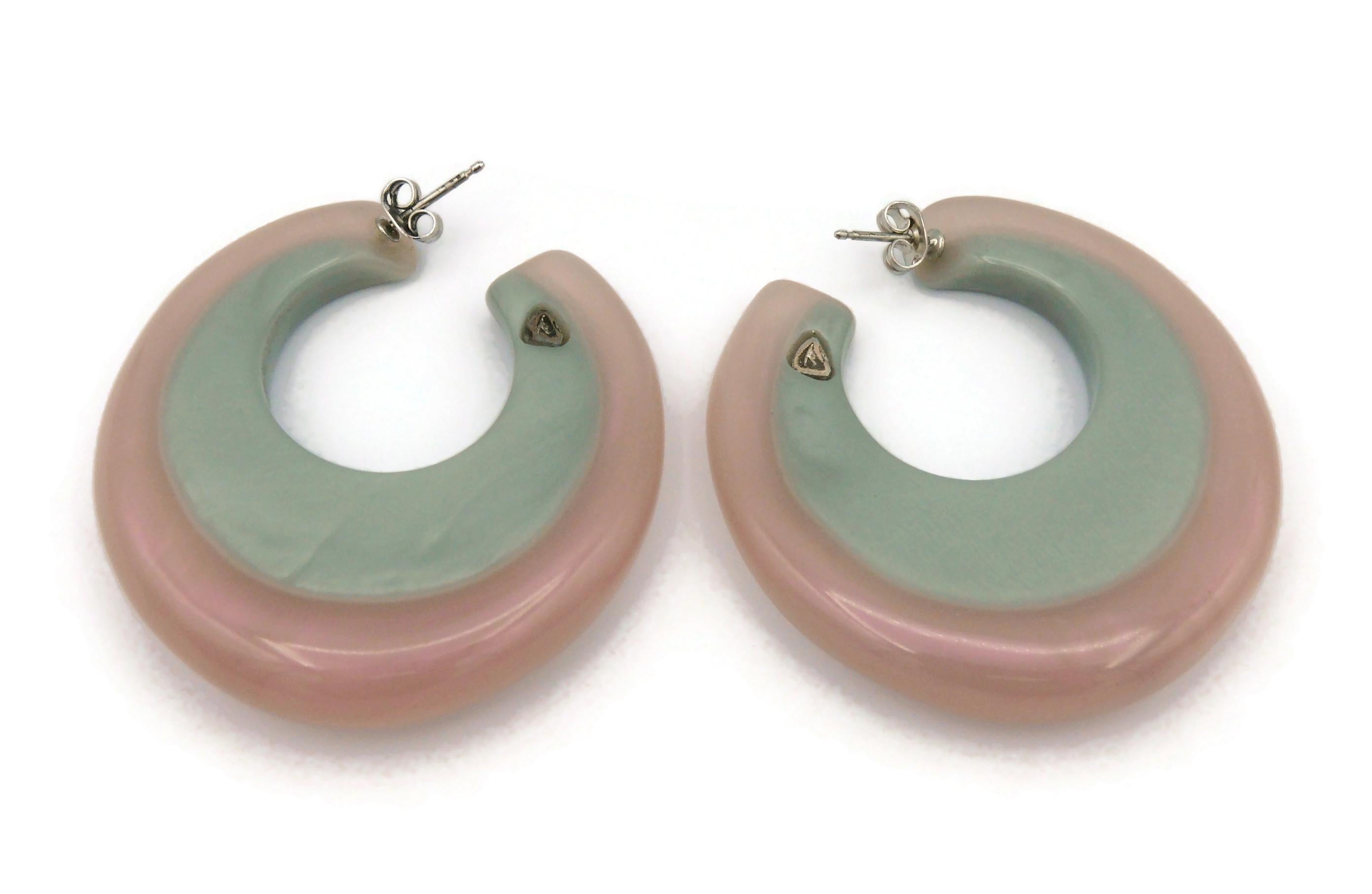 THIERRY MUGLER Vintage Grey & Pink Resin Hoop Earrings For Sale 2