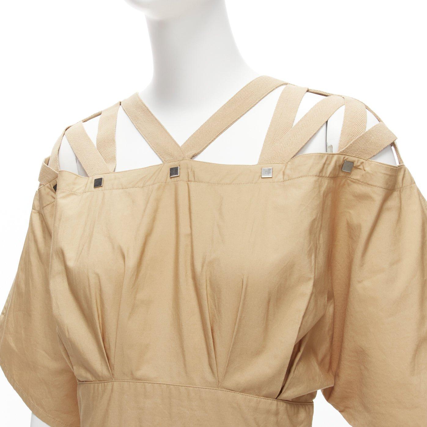 THIERRY MUGLER Robe vintage en coton kaki à bretelles et clous carrés IT9A3 S
Référence : TGAS/D00406
Marque : Thierry Mugler
Créateur : Thierry Mugler
Matériau : Coton
Couleur : Khaki
Motif : Solide
Fermeture : boutons-pression
Détails