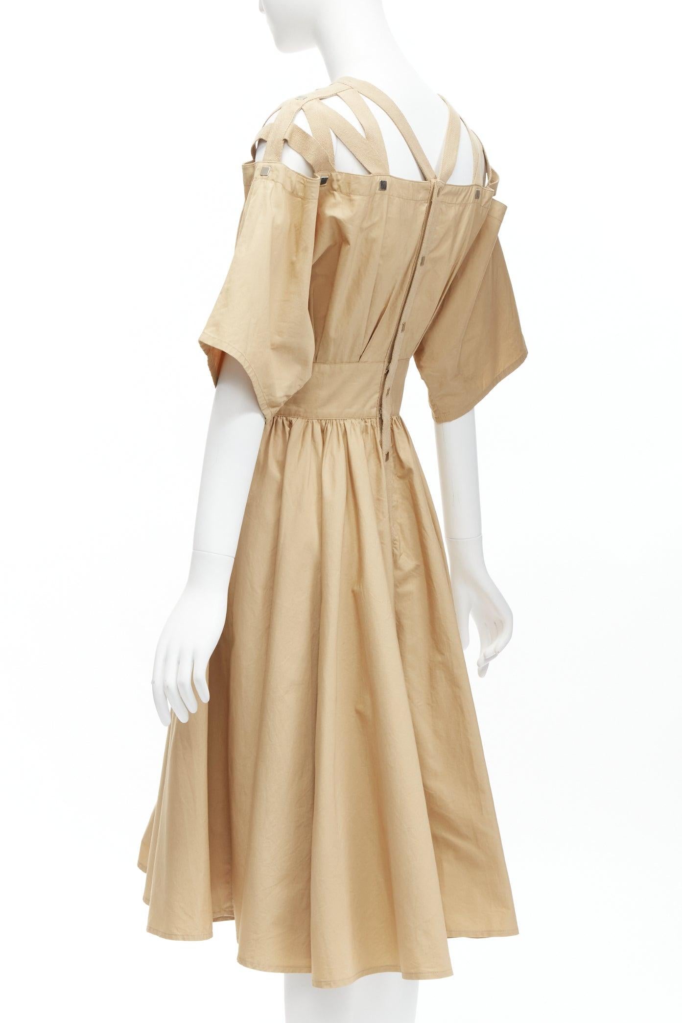 THIERRY MUGLER Robe vintage en coton kaki à bretelles et clous carrés IT9A3 S en vente 1