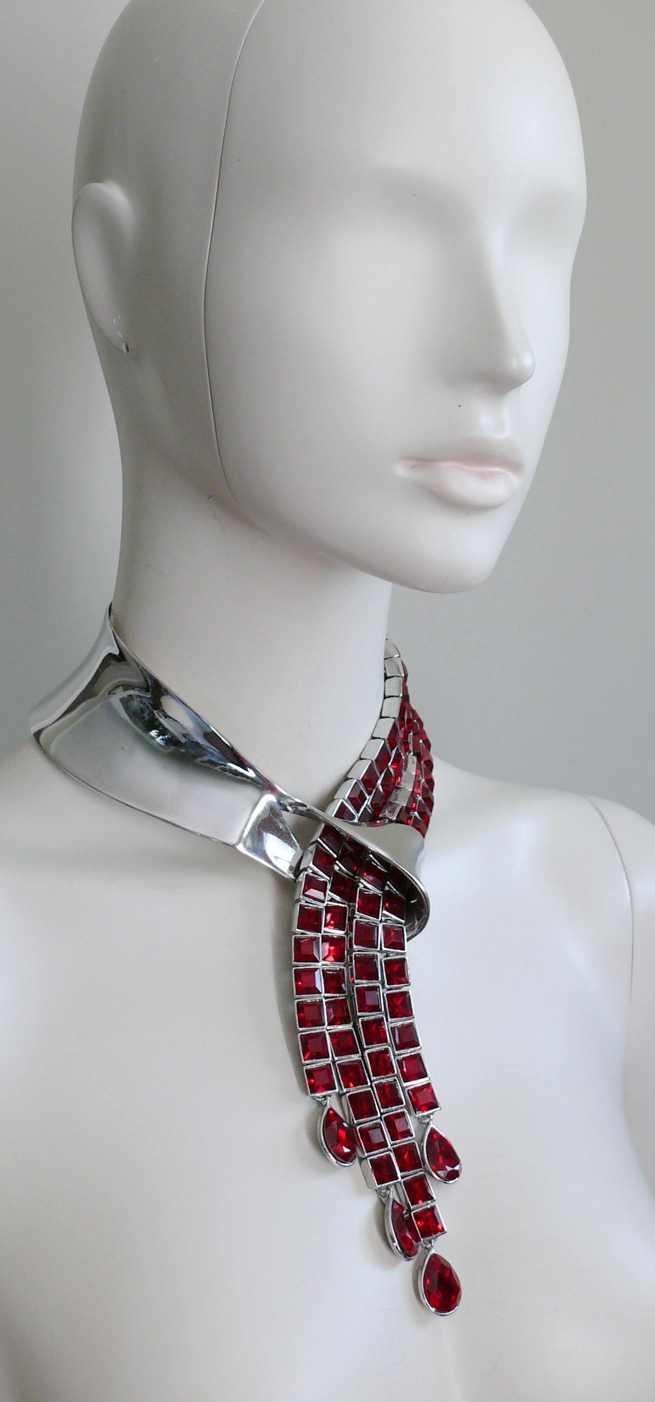 THIERRY MUGLER vintage rare and fabulous space age polished silver toned chocker necklace featuring four articulated strands of large square ruby crystals chains finishing with ruby crystal drops.

Silver tone metal hardware.

No clasp system. The
