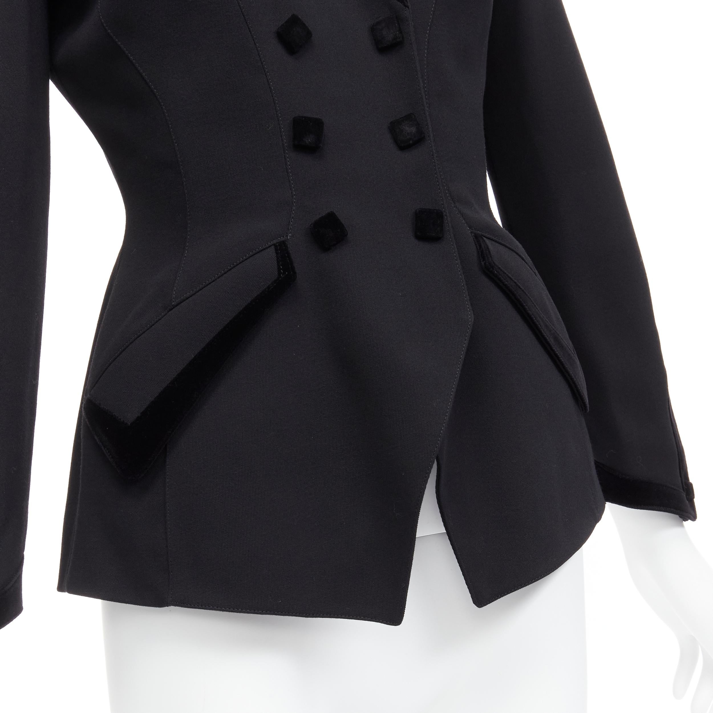 THIERRY MUGLER Vintage black wool curved lapel velvet shadow peplum blazer IT7AR S
Reference: TGAS/D00223
Brand: Thierry Mugler
Designer: Thierry Mugler
Material: Wool
Color: Black
Pattern: Solid
Closure: Snap Buttons
Lining: Black Fabric
Made in: