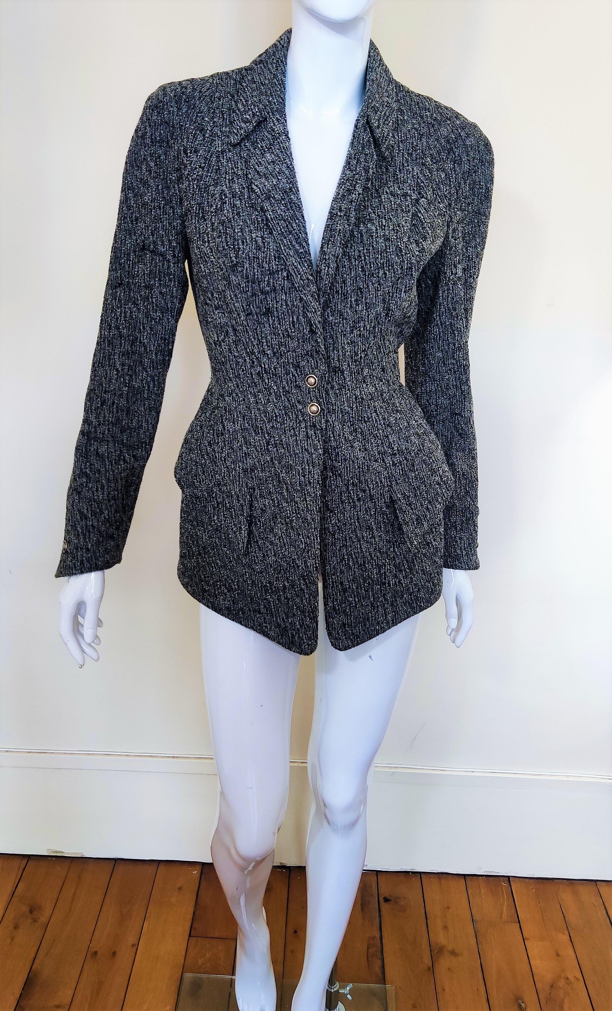 Wasp Waist jacket by Thierry Mugler!
With shoulder pads. 
Wonderful silhouette! 
Metal buttons!

VERY GOOD condition.

SIZE
Medium.
Marked size: FR38.
Please, read the measurements. 
Length: 72 cm / 28.3 inch
Bust: 42 cm / 16.5 inch
Waist: 35 cm /