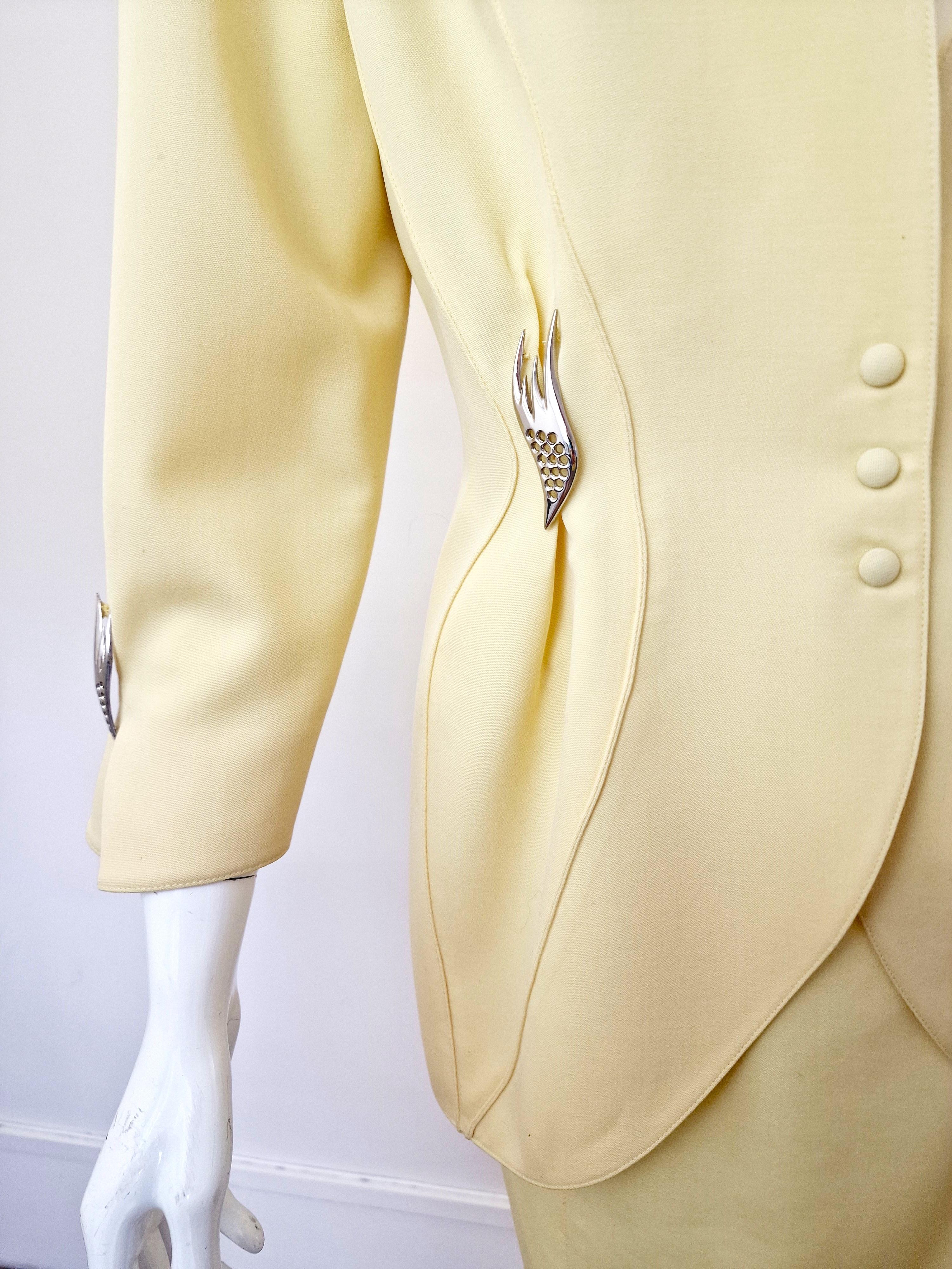  Thierry Mugler Yellow Metal Shiny Star Large Evening Vampir Couture Dress Suit  For Sale 4