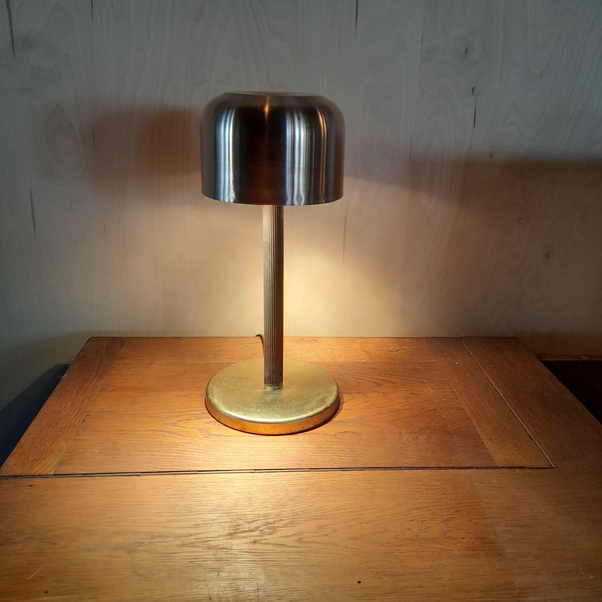 Moderne Lampe de bureau Thimble, coupe rouge, led, contemporaine en vente