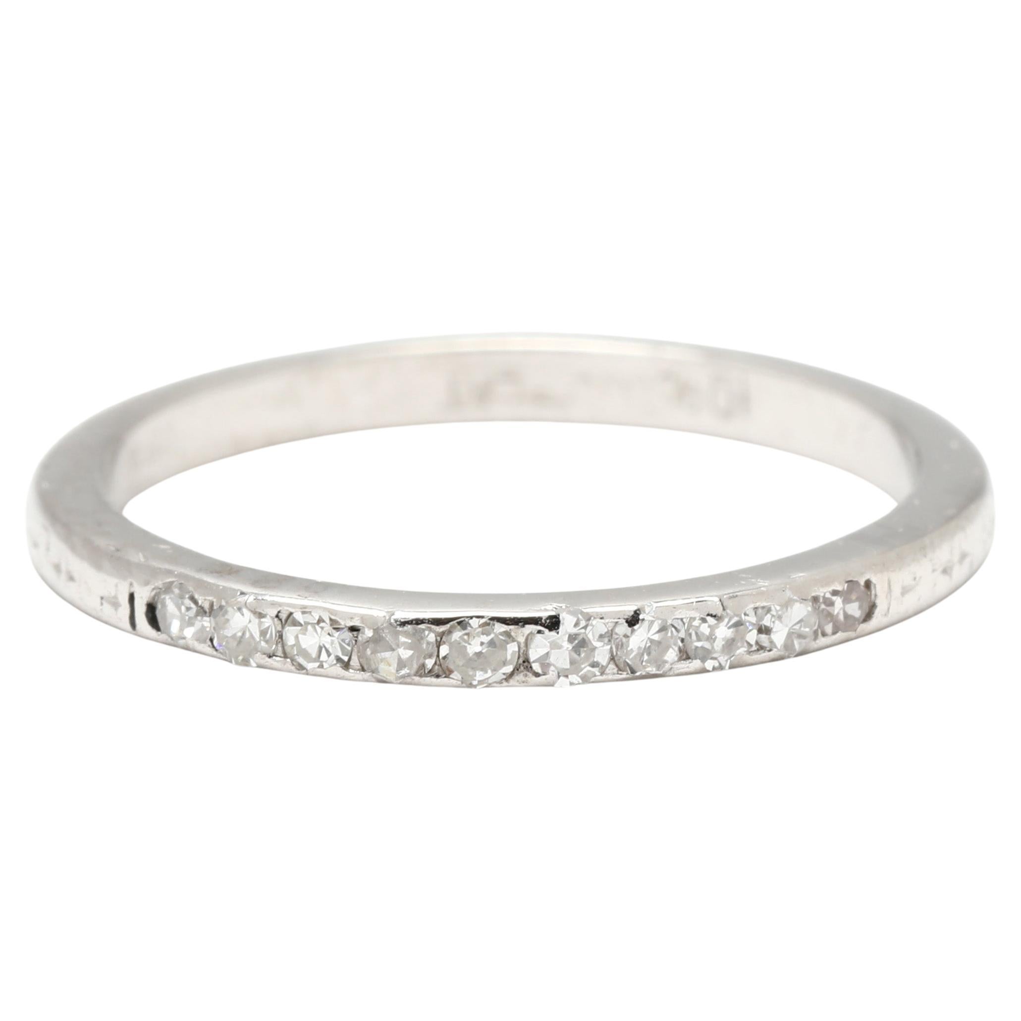 Anello a fascia sottile in platino con diamante da 0,10 carati, misura 5,5, platino in vendita