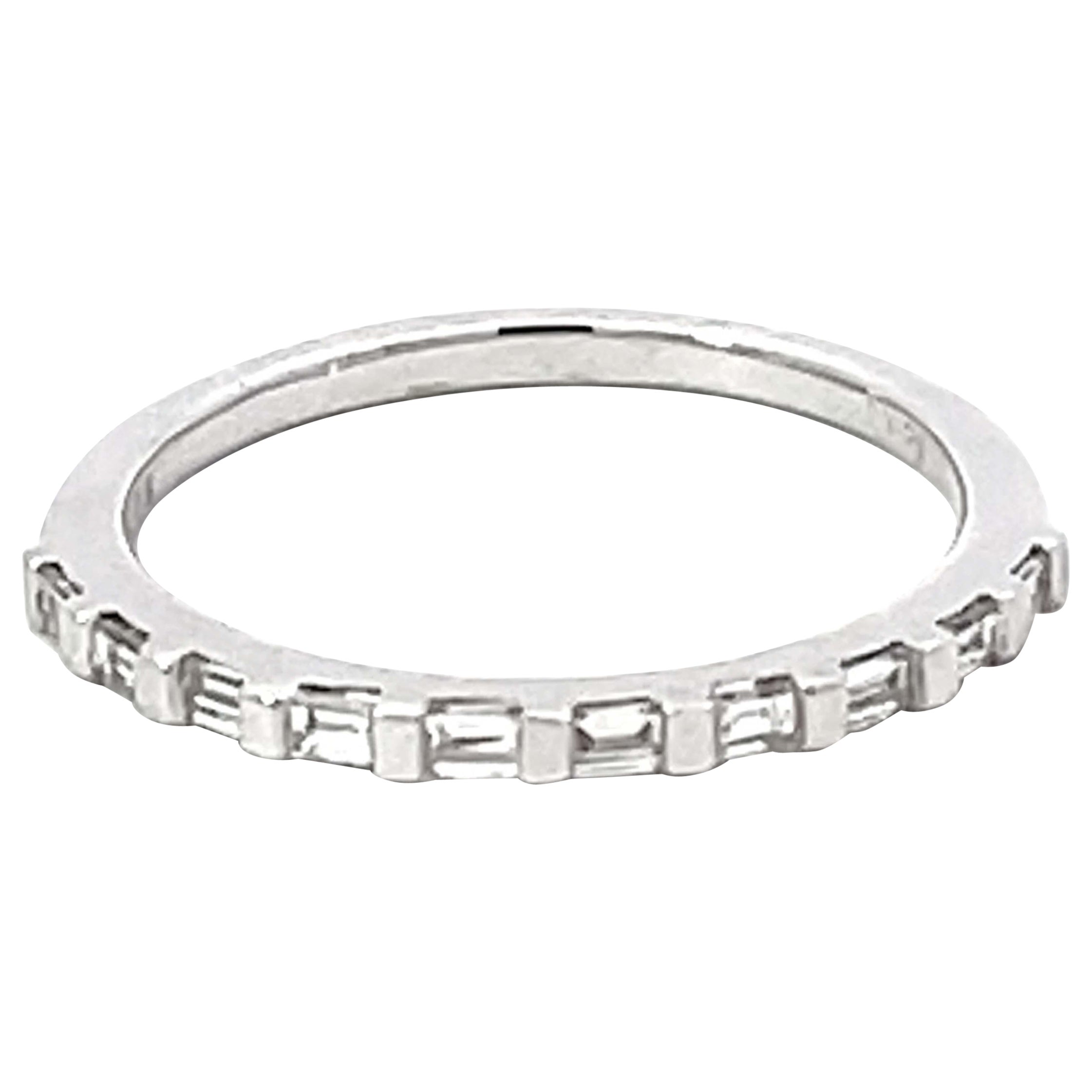 Bague jonc en or blanc massif 18 carats avec diamants baguettes fines