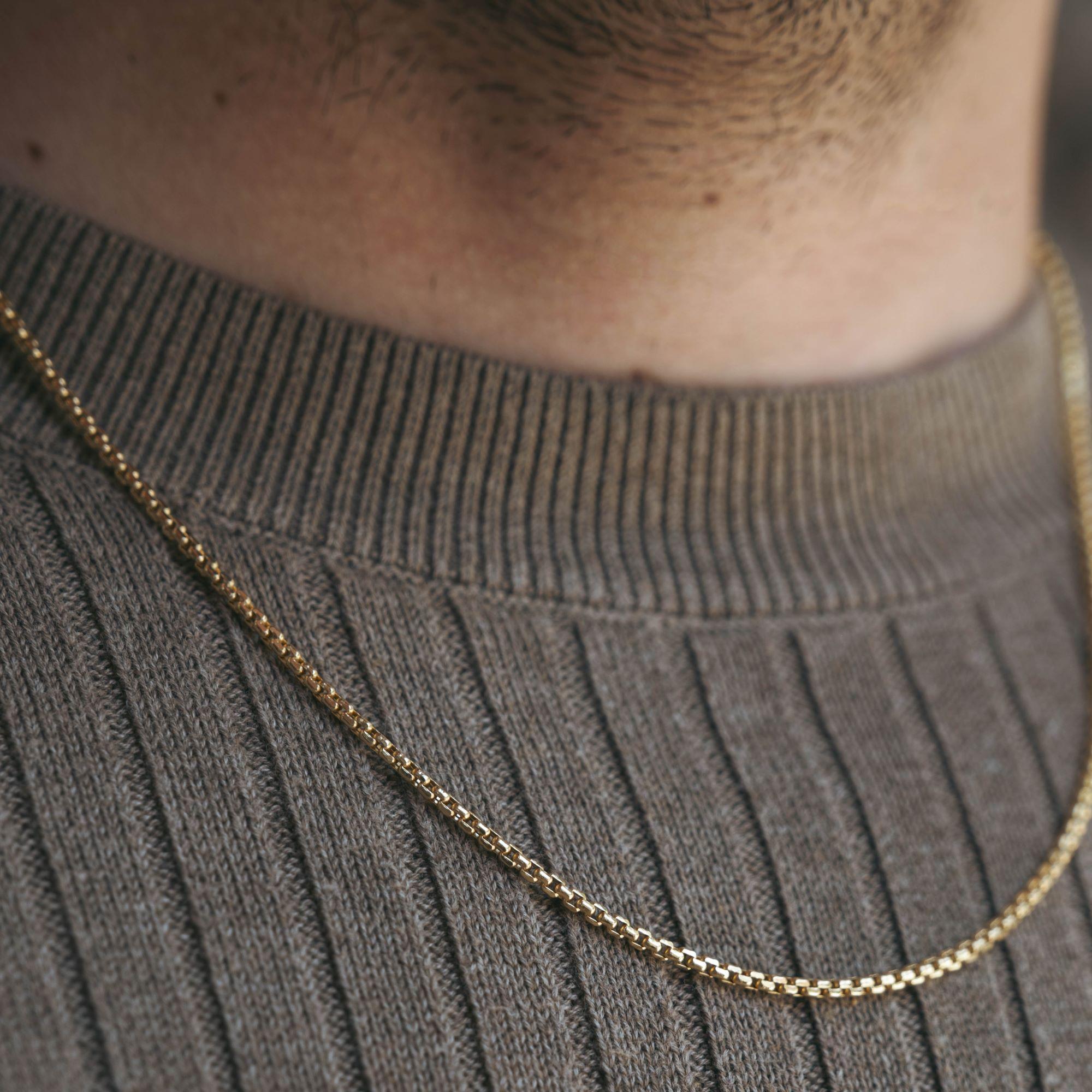 14K Solid Gold Thin Box Link Chain Necklace – Minimalist Layering Design For Sale 5