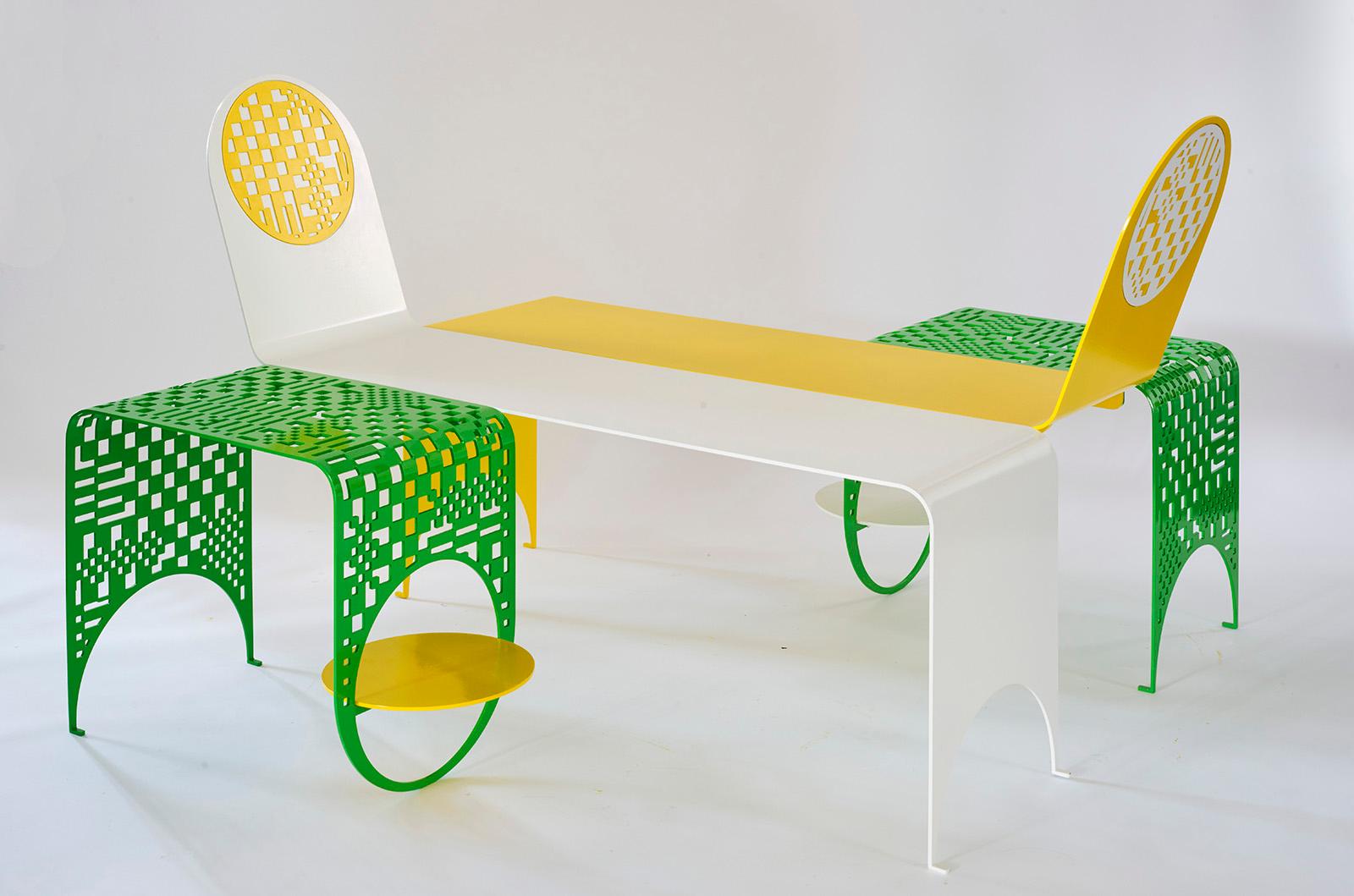 Schlanker Karo-Tisch aus zeitgenössischem pulverbeschichtetem Stahl in Weiß, Gelb und Grün (amerikanisch) im Angebot