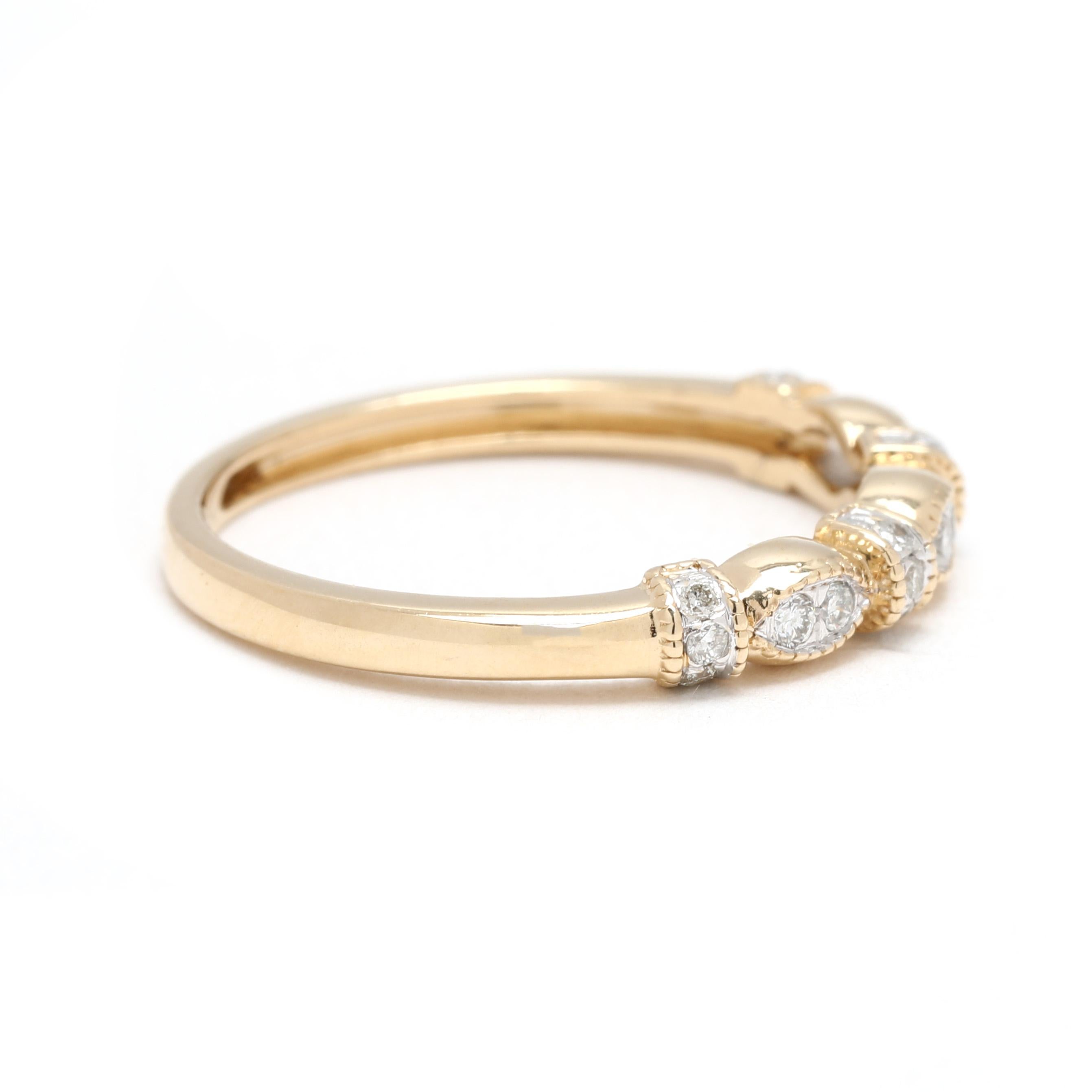 Pietre:
Diamante
taglio rotondo brillante
1,1 - 1,2 mm
circa .15 carati totali
Colore GH/ chiarezza I1-2

Anello misura 5

Altezza dal dito: 2.7 mm

Larghezza: 2.8 mm

Peso: 1.6 grammi

Timbri: 