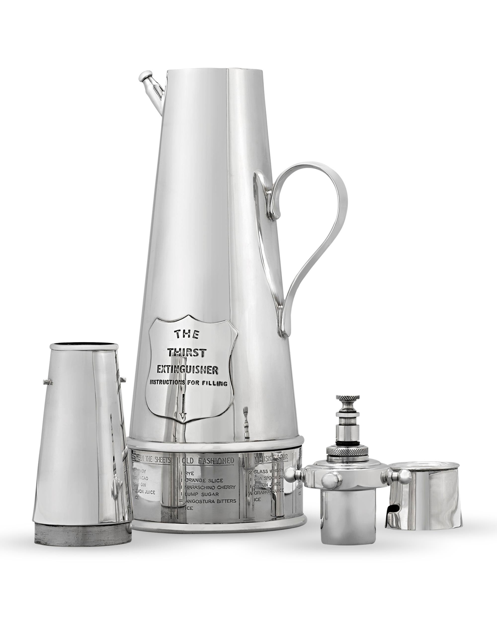 Conquista la tua sete con questo shaker da cocktail in silverplate di epoca Art Deco di Asprey & Co. Soprannominato 