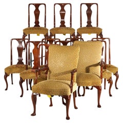 Trece sillas de comedor Kittinger tapizadas de caoba tallada s. XX