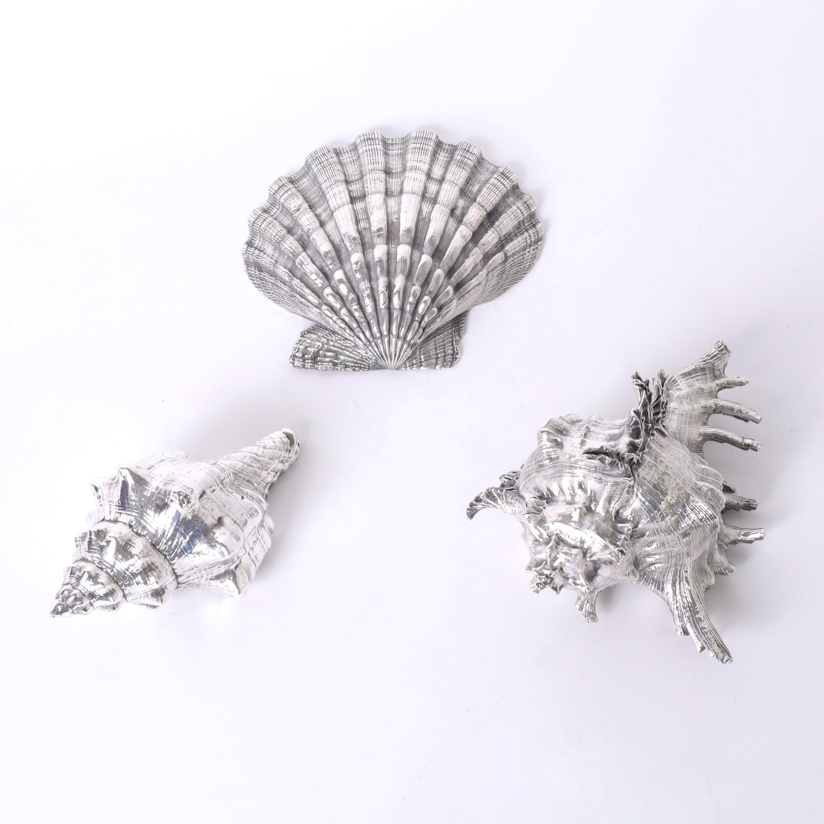 Mid-Century Modern Treize coquillages en métal argenté en vente