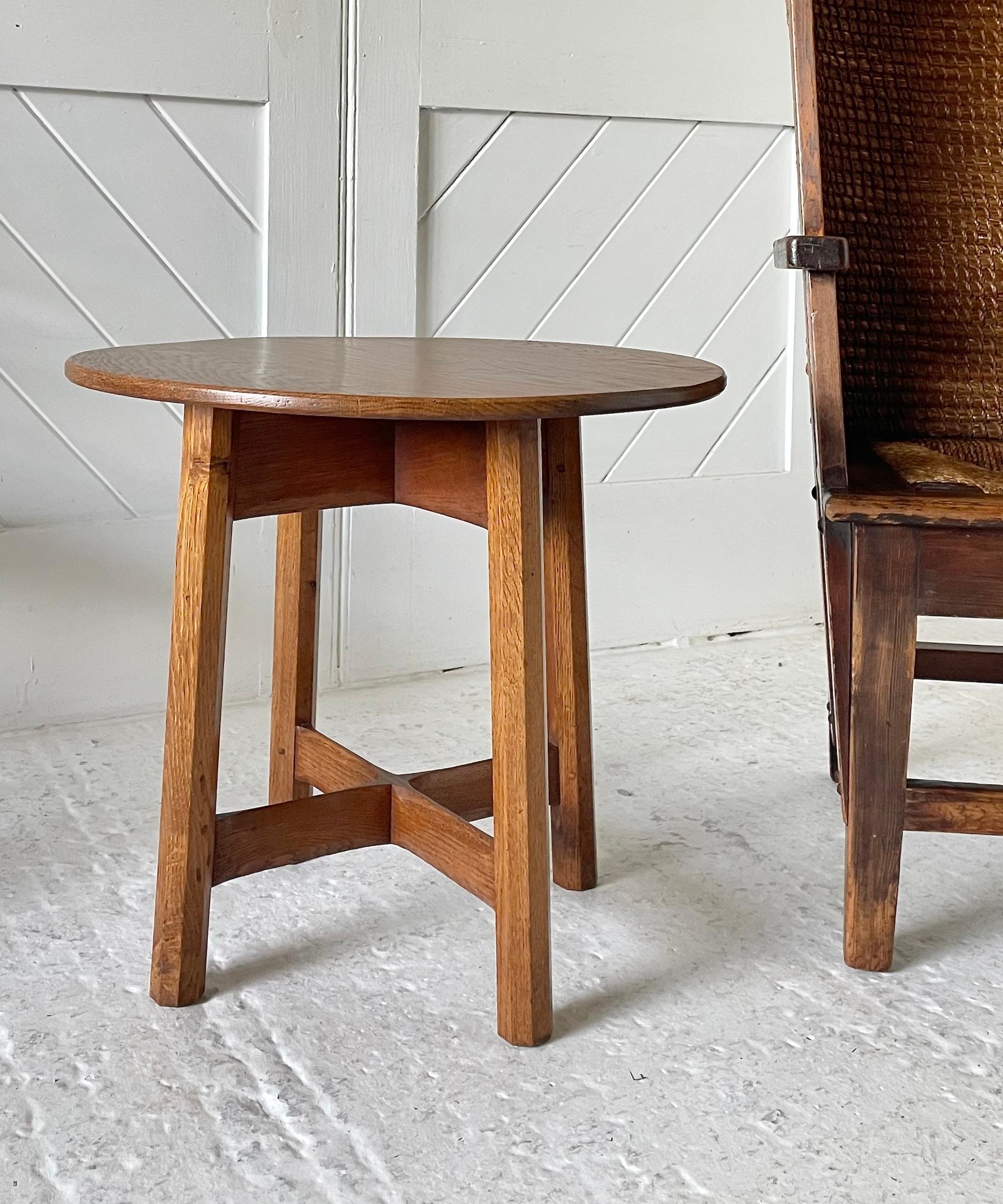 Metà XX secolo Tavolino anni '30 in Oak di Gordon Russell in vendita