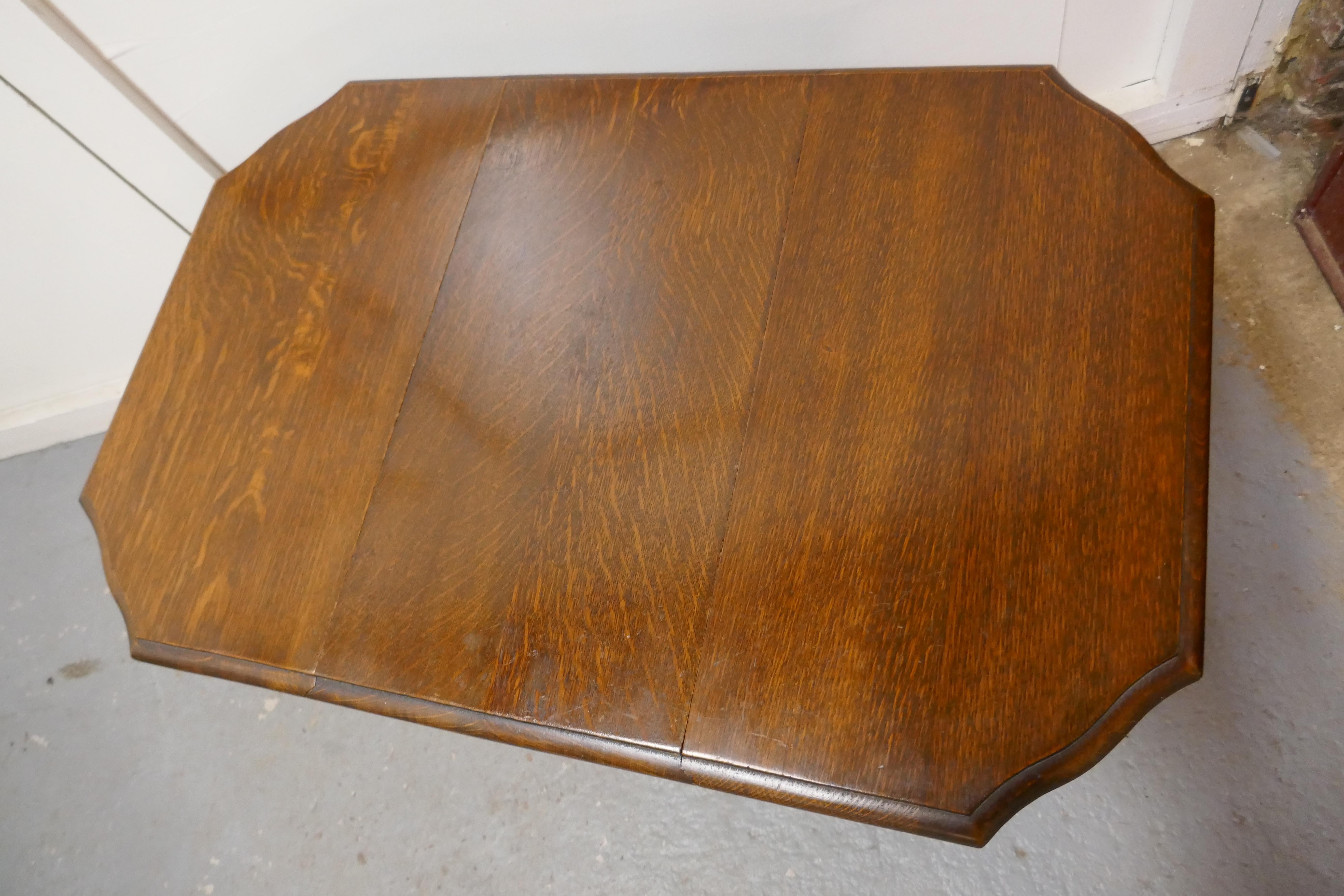 This is a Good Solid Oak Victorian Gate Leg Table 1