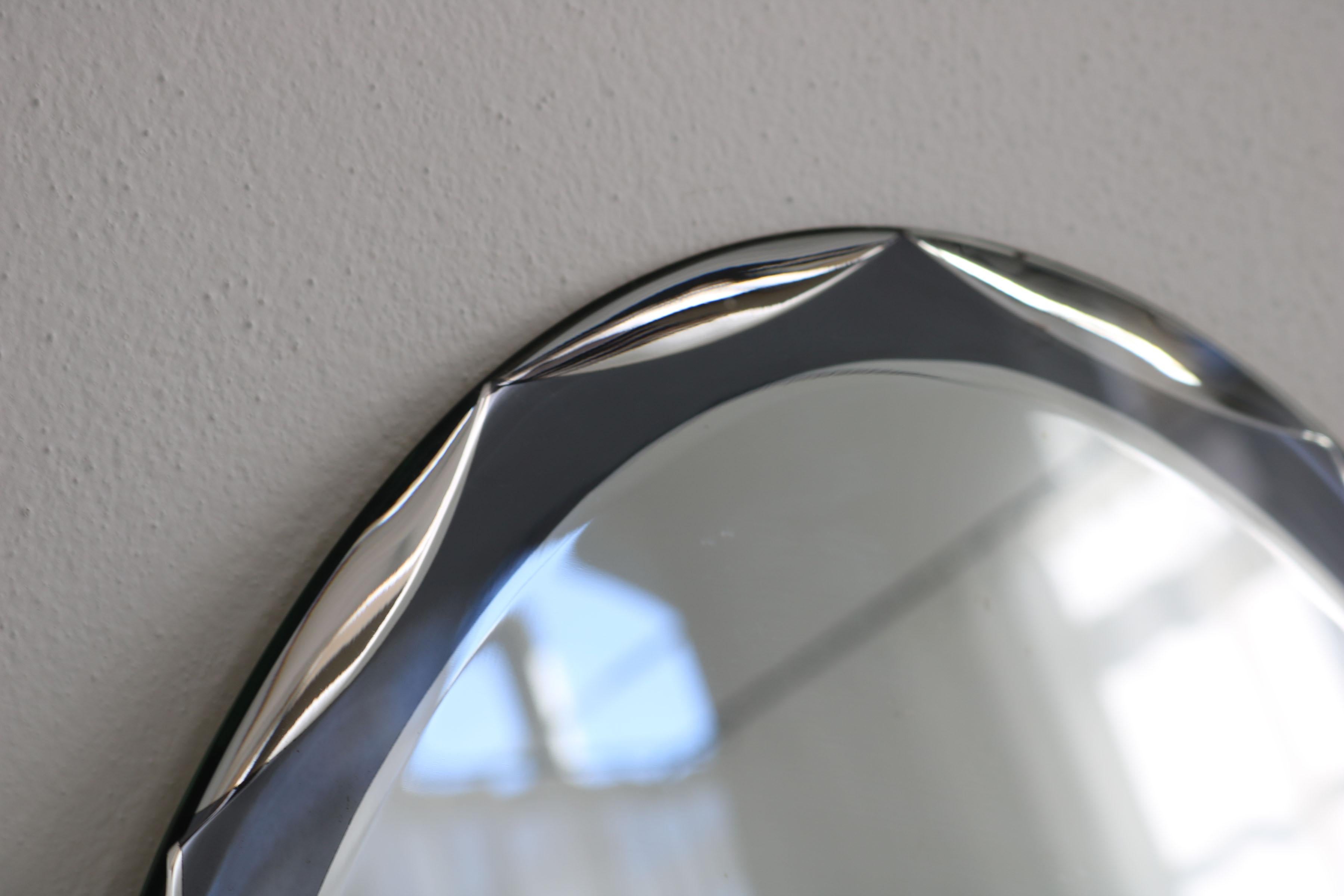 This Oval, Italian Wall Mirror Dates from the 1960s For Sale 10