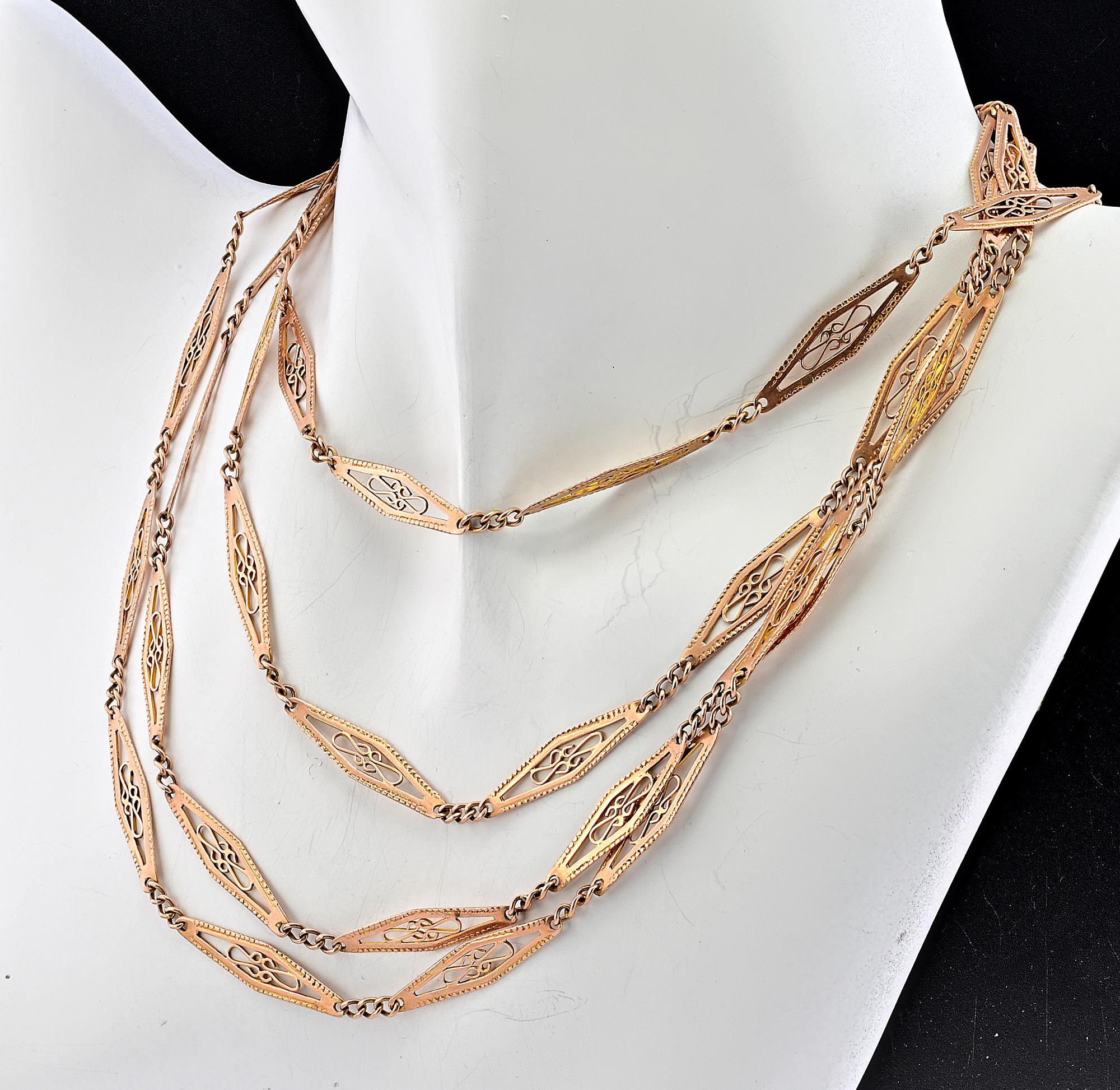 This rare and beautiful Art Nouveau period chain necklace is 1905 ca Solid 9 KT  For Sale 1