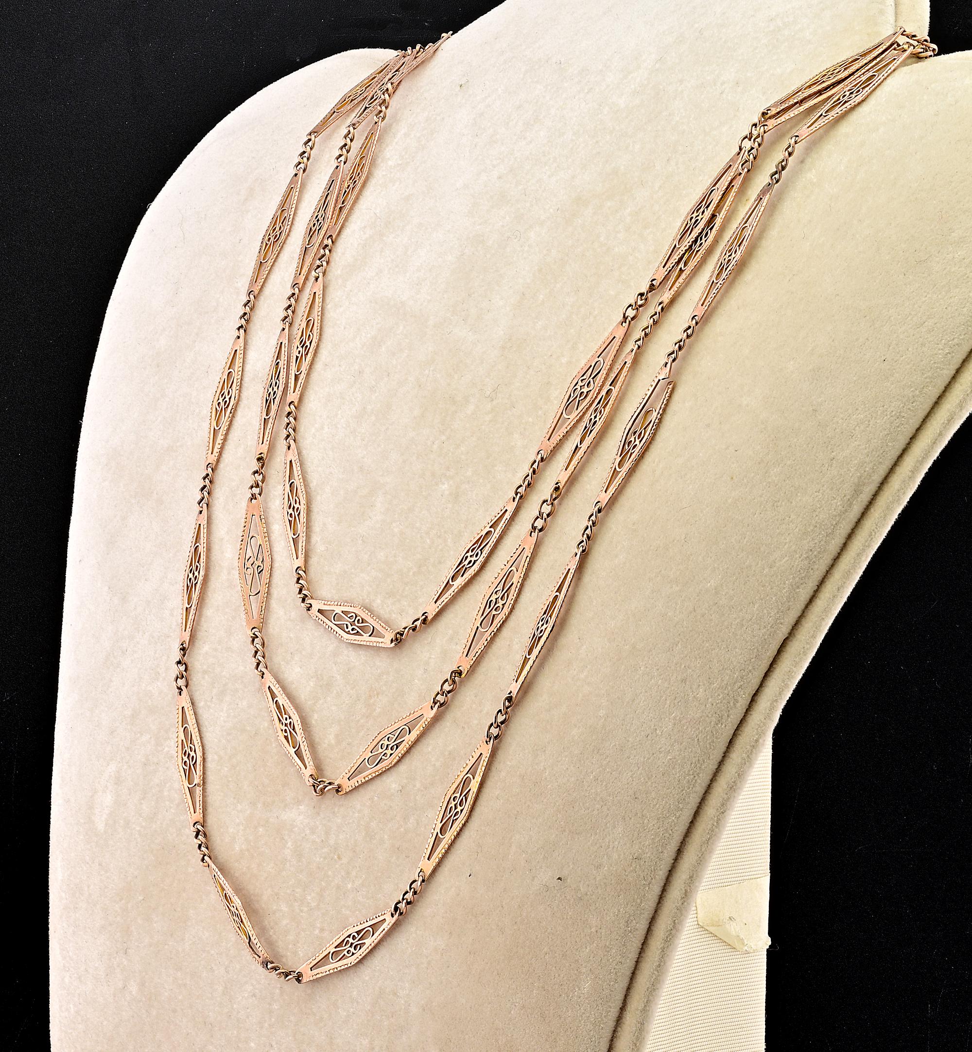 This rare and beautiful Art Nouveau period chain necklace is 1905 ca Solid 9 KT  For Sale 2
