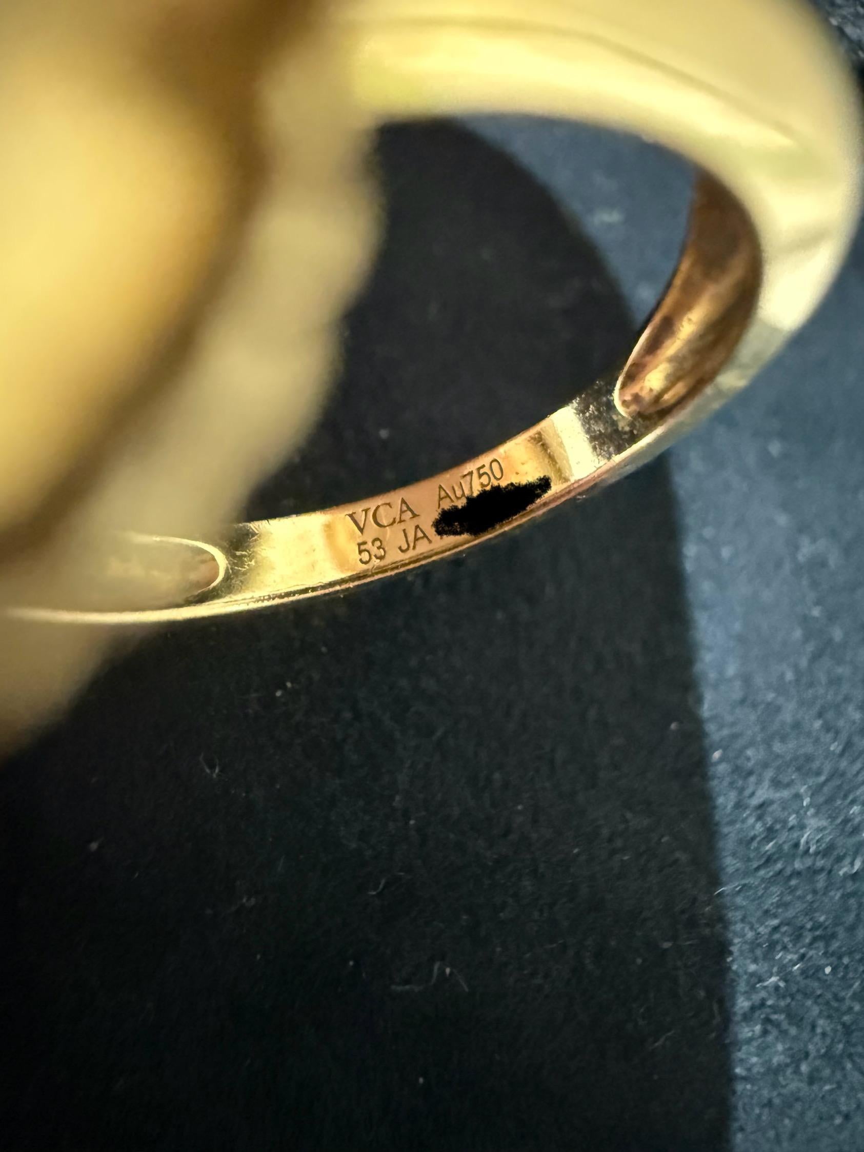 This Van Cleef and Arpels Vintage Alhambra Onyx Ring In Excellent Condition For Sale In London, England