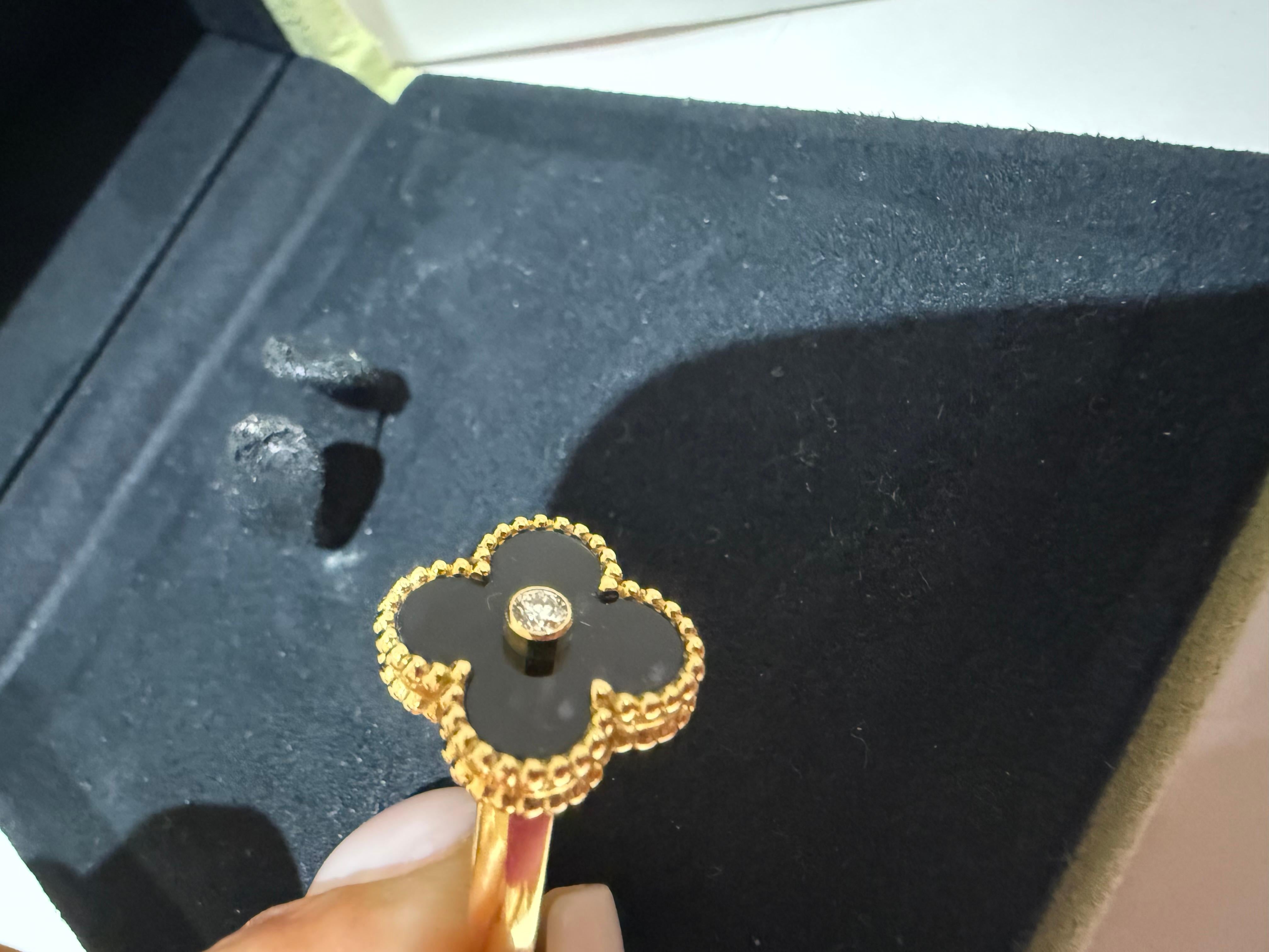 Women's or Men's This Van Cleef and Arpels Vintage Alhambra Onyx Ring For Sale