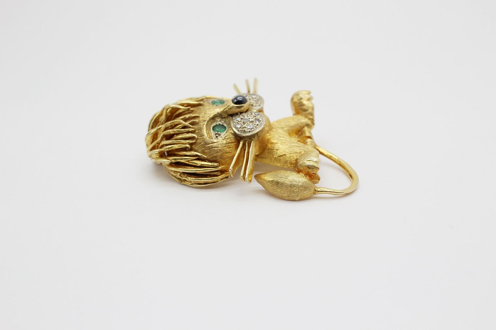 Diese skurrile Brosche aus den 1950er Jahren zeigt einen bezaubernden Löwen in 14k Gelb. im Angebot 3