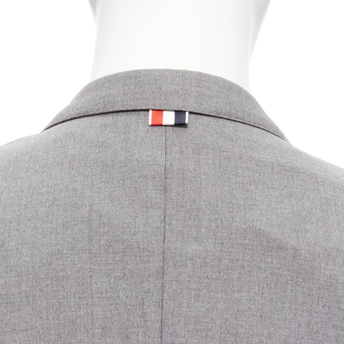 THOM BROWNE 100% wool grey single breast 2-button blazer pants suit SZ. 3 L
Reference: JSLE/A00076
Brand: Thom Browne
Designer: Thom Browne
Material: Wool
Color: Grey
Pattern: Solid
Closure: Button
Lining: Black Fabric
Extra Details: TB signature