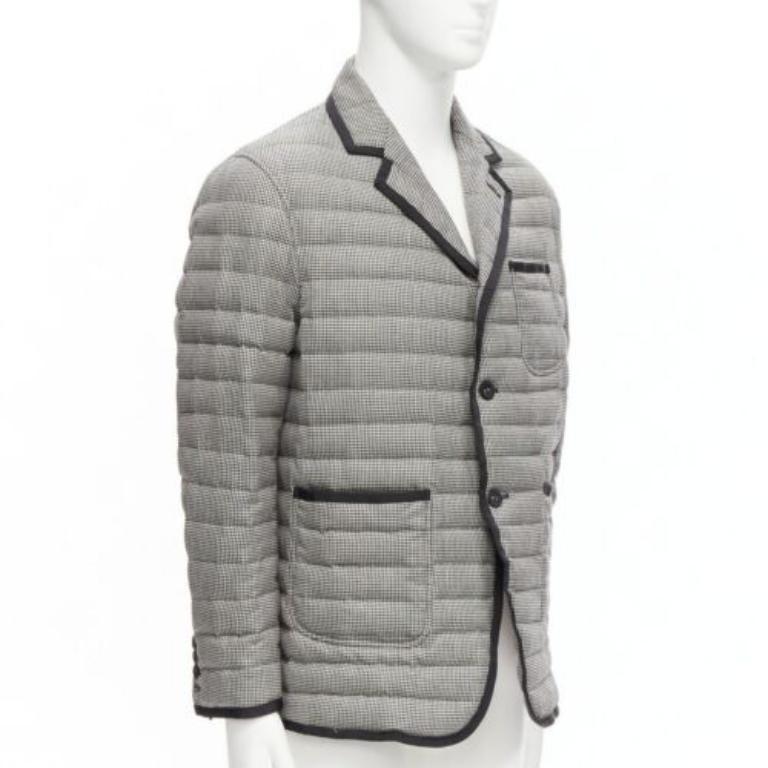 THOM BROWNE schwarz-weißer Blazer mit Hahnentrittmuster und Streifenbesatz und gepolstertem Blazer Gr. 3 L (Grau) im Angebot