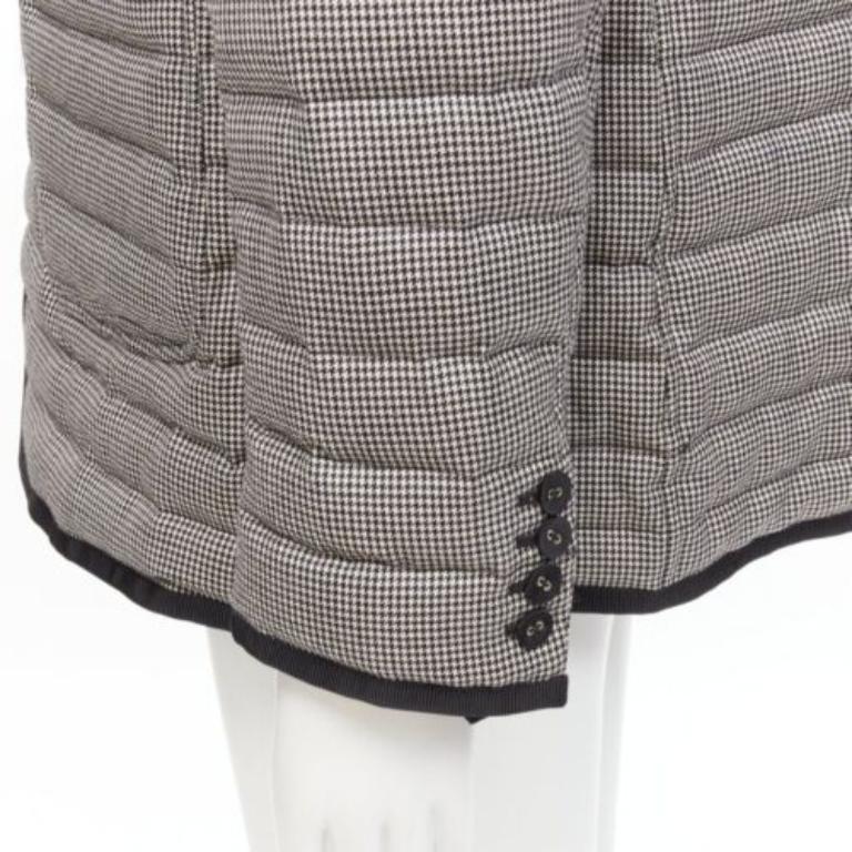 THOM BROWNE schwarz-weißer Blazer mit Hahnentrittmuster und Streifenbesatz und gepolstertem Blazer Gr. 3 L im Angebot 2