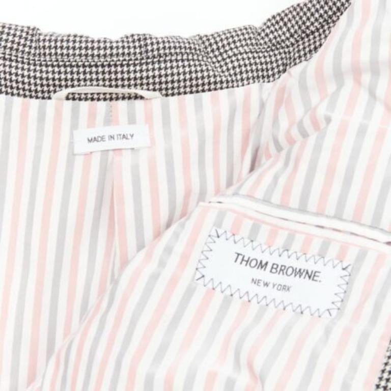 THOM BROWNE schwarz-weißer Blazer mit Hahnentrittmuster und Streifenbesatz und gepolstertem Blazer Gr. 3 L im Angebot 3