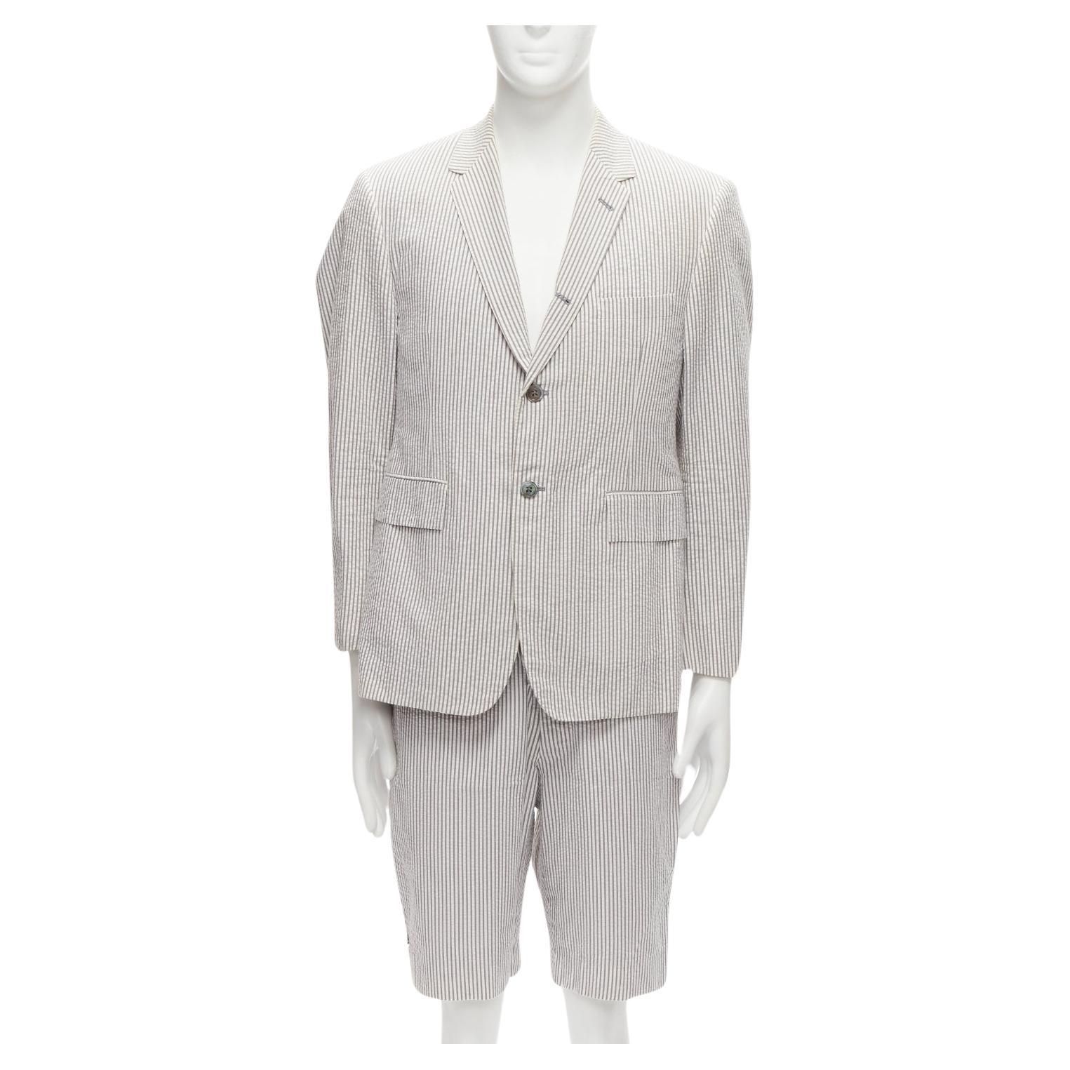 THOM BROWNE Grau-Weiß gestreifter Seersucker-Blazer-Jacken-Shortsanzug Gr. 3 L im Angebot